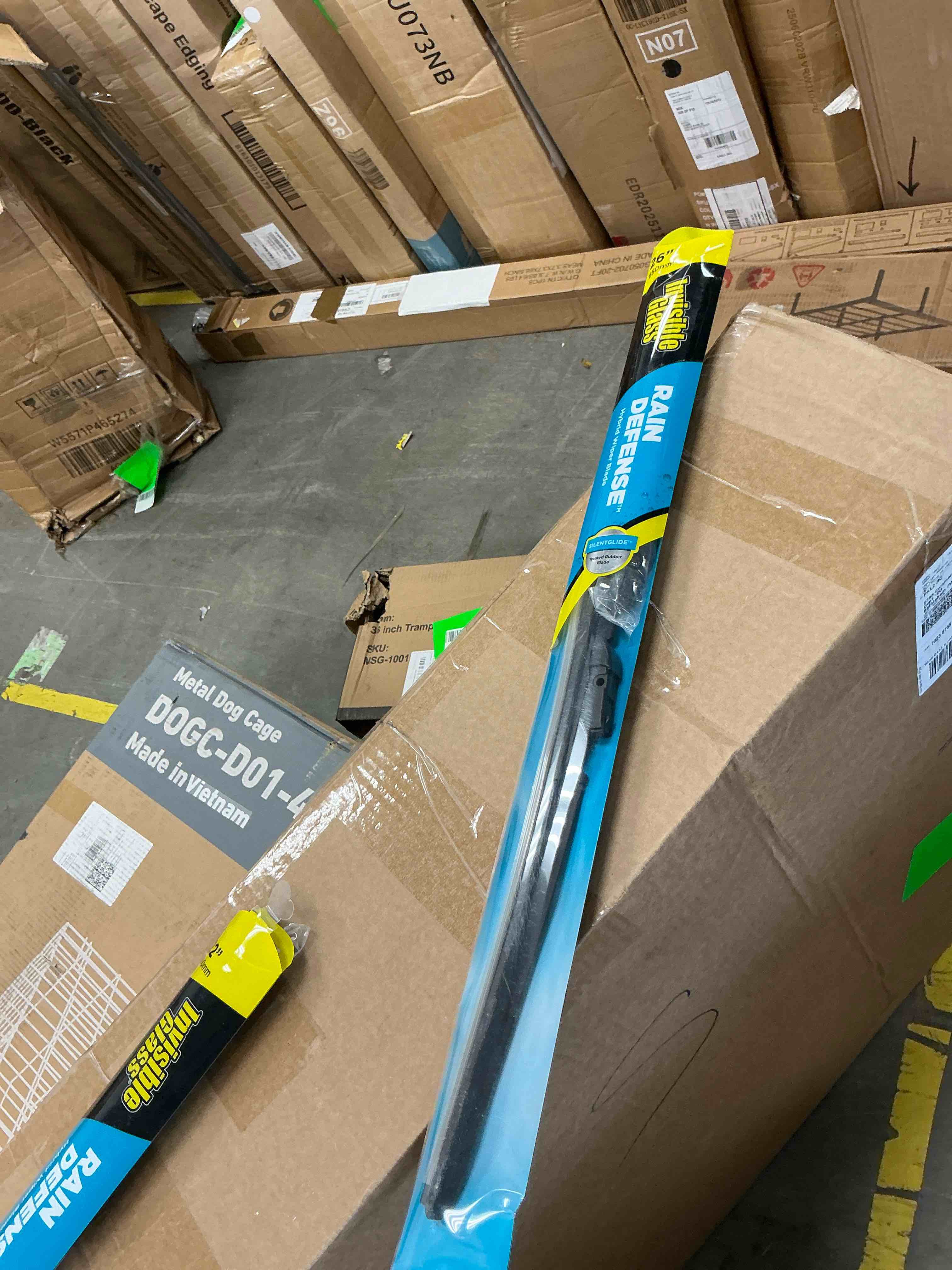 Condition photo showing Good Condition for invisible glass rain defense 26  hybrid wiper blade