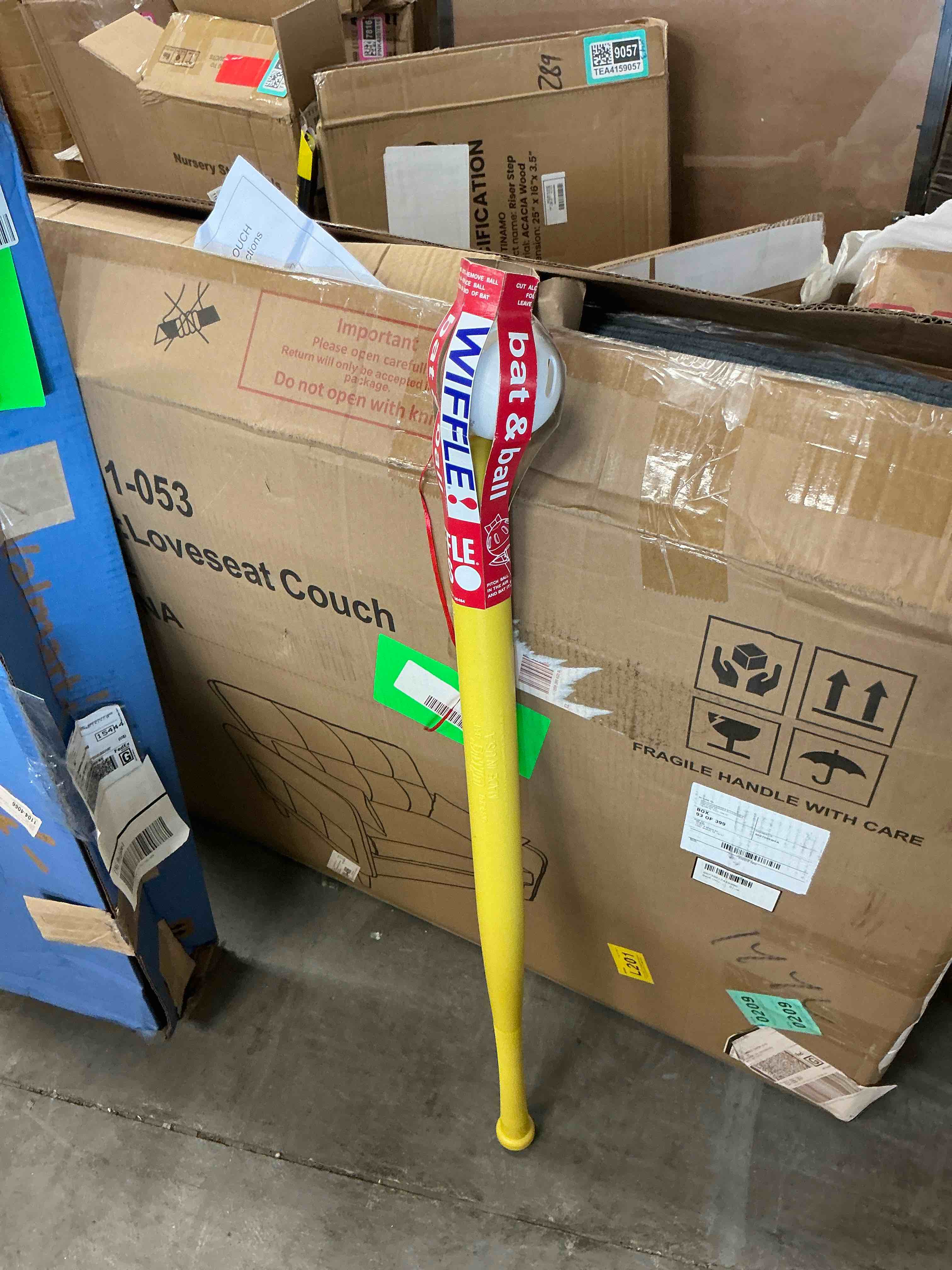 Condition photo showing Good Condition for wiffle baseball bat 32