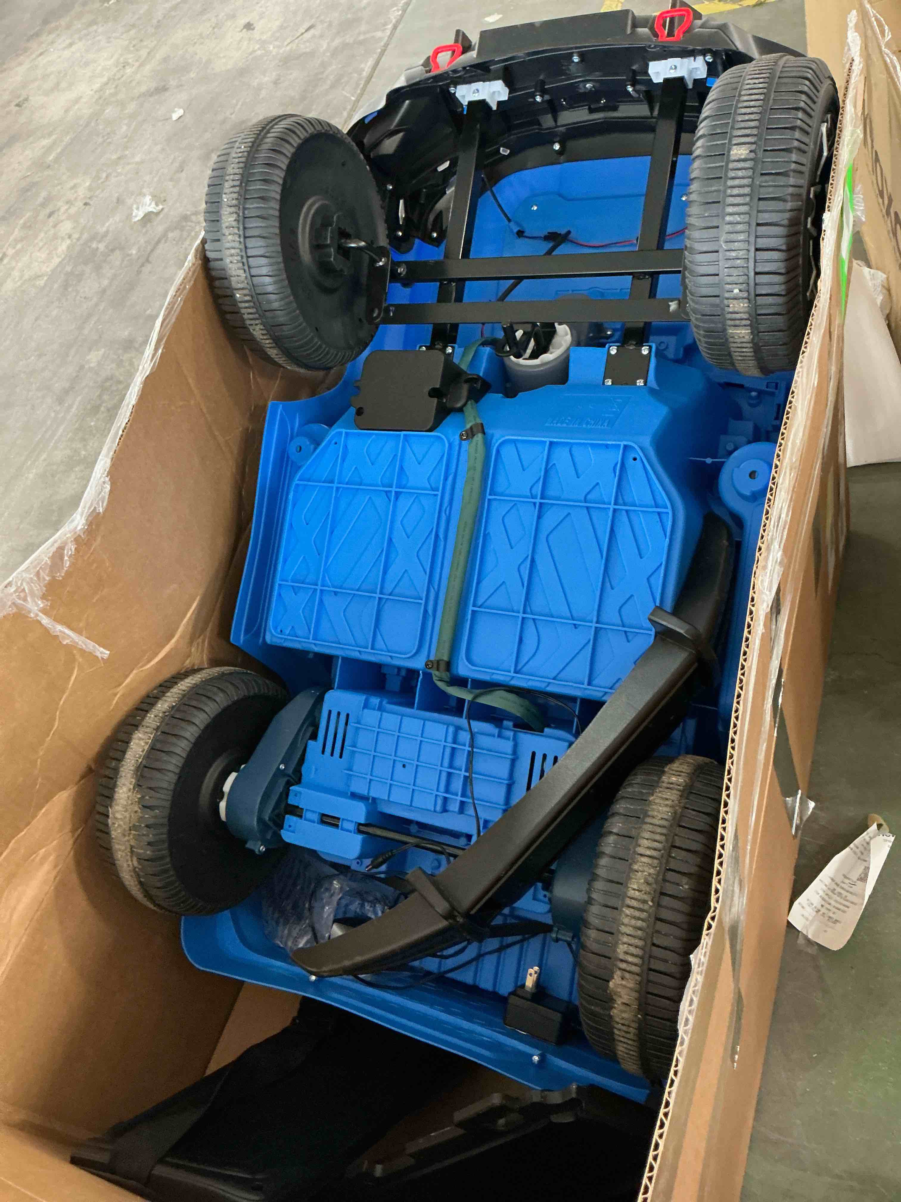 Condition photo showing Good Condition for ubesgoo 12v licensed chevrolet colorado electric ride on car toy for toddler kid , led lights blue