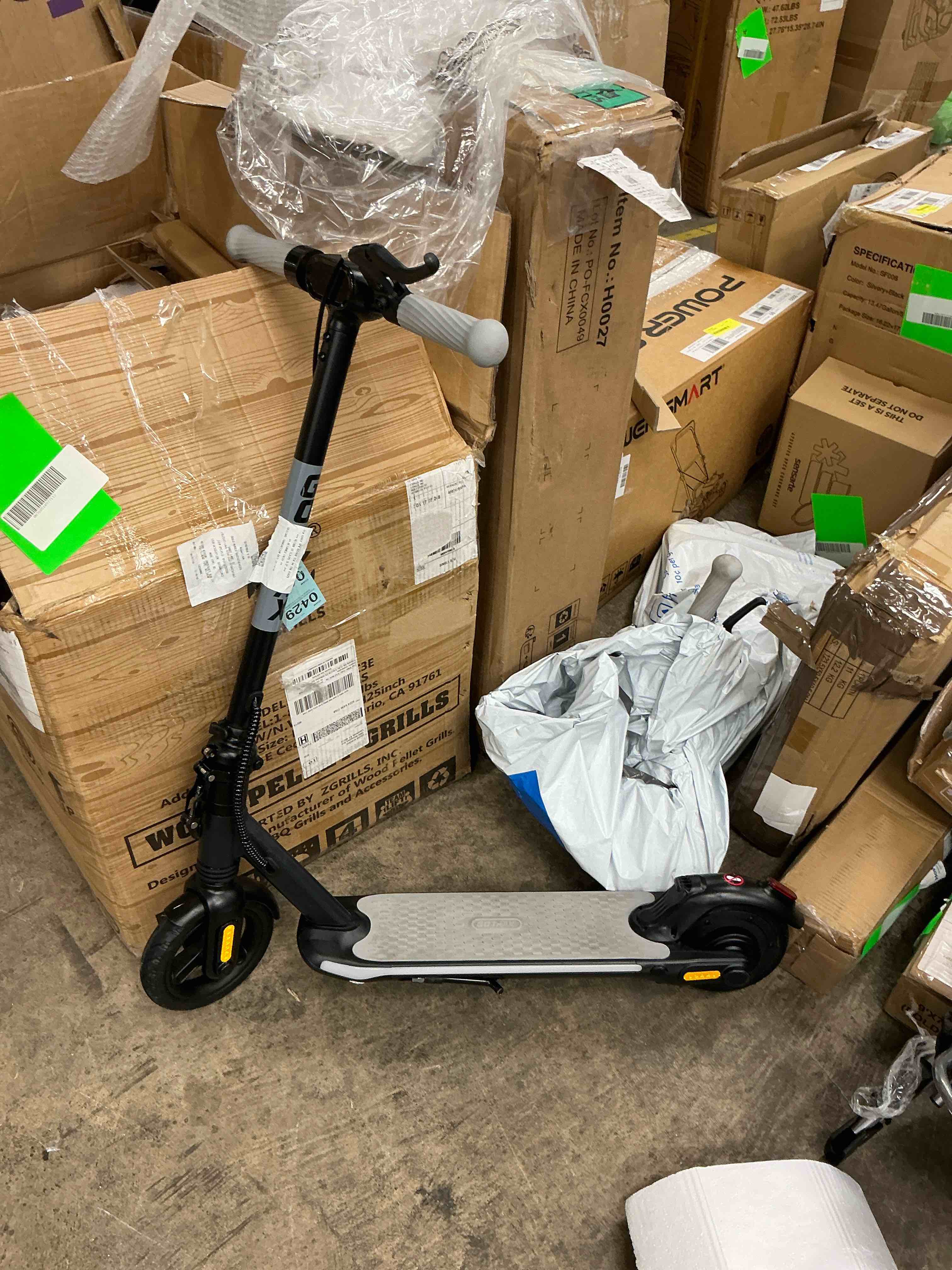 Condition photo showing Good Condition for gotrax comet foldable electric scooter for kids ages 6-12, 150w motor, 10 mph max speed, 7 mile range,black