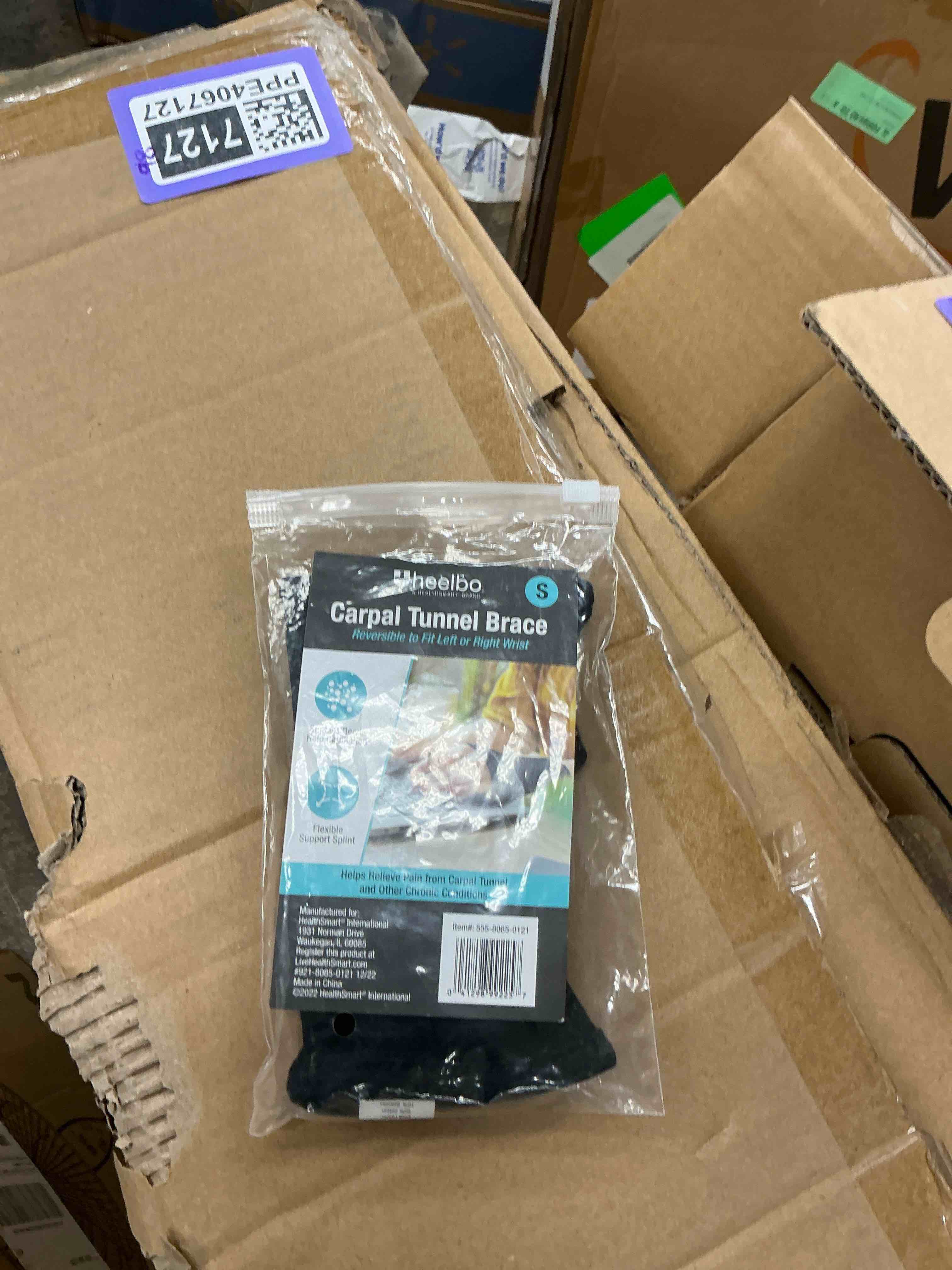 Condition photo showing Good Condition for heelbo carpal tunnel wrist brace, fsa & hsa eligible, carpal tunnel relief, fits left & right hand, flexible support splint, support beads improve cir