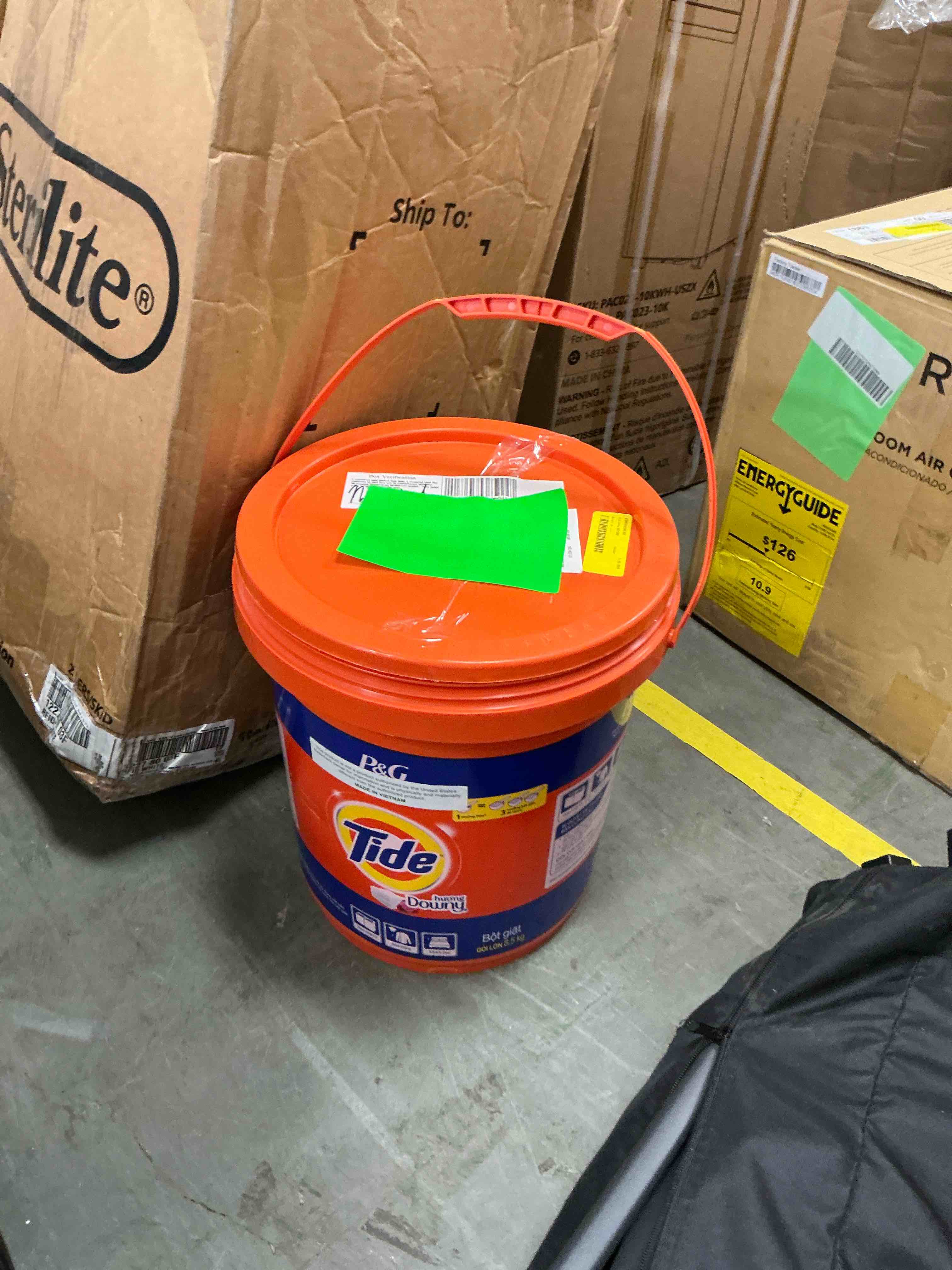 Condition photo showing Good Condition for tide with downy laundry detergent powder bucket 9 kg/19.8 lbs pick-up only miami