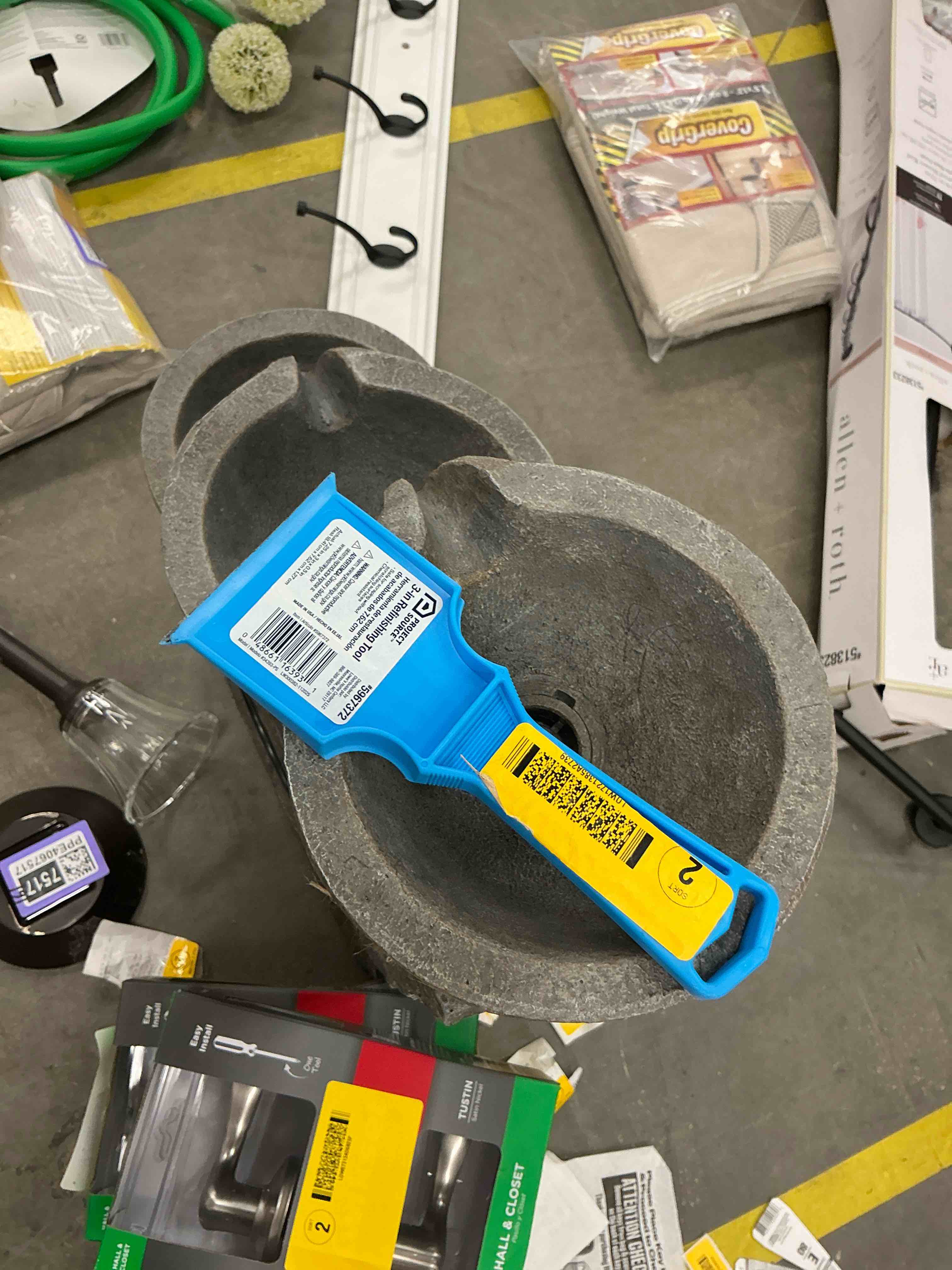 Condition photo showing Good Condition for project source 3-inches plastic paint scraper