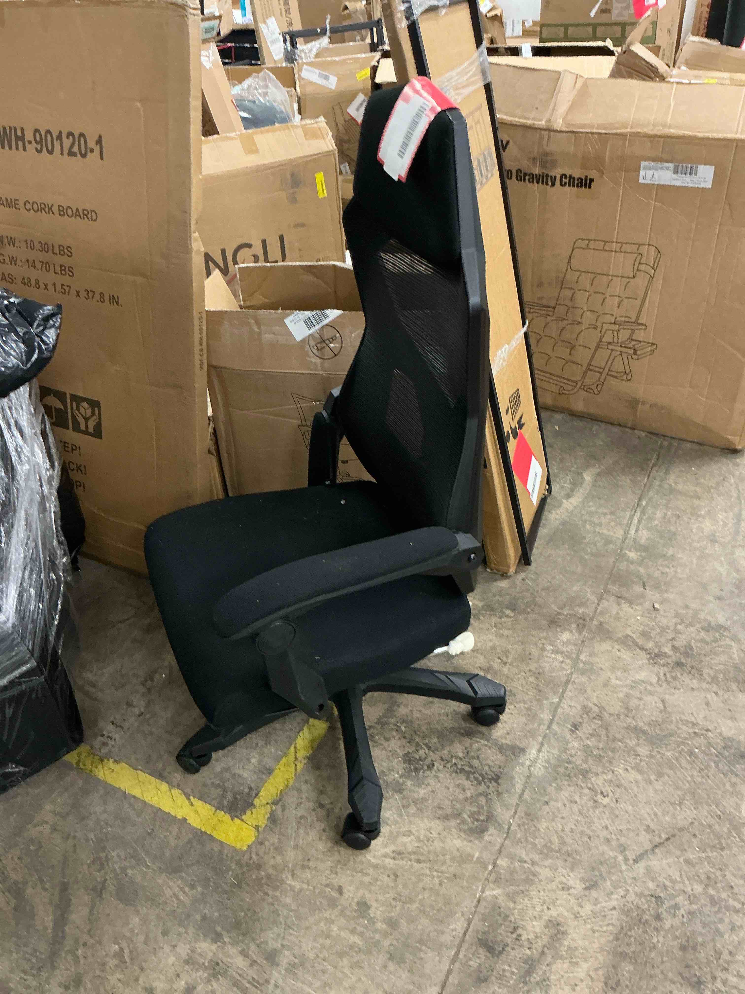 Condition photo showing Good Condition for gamer gear gaming office chair with extendable leg rest, black fabric