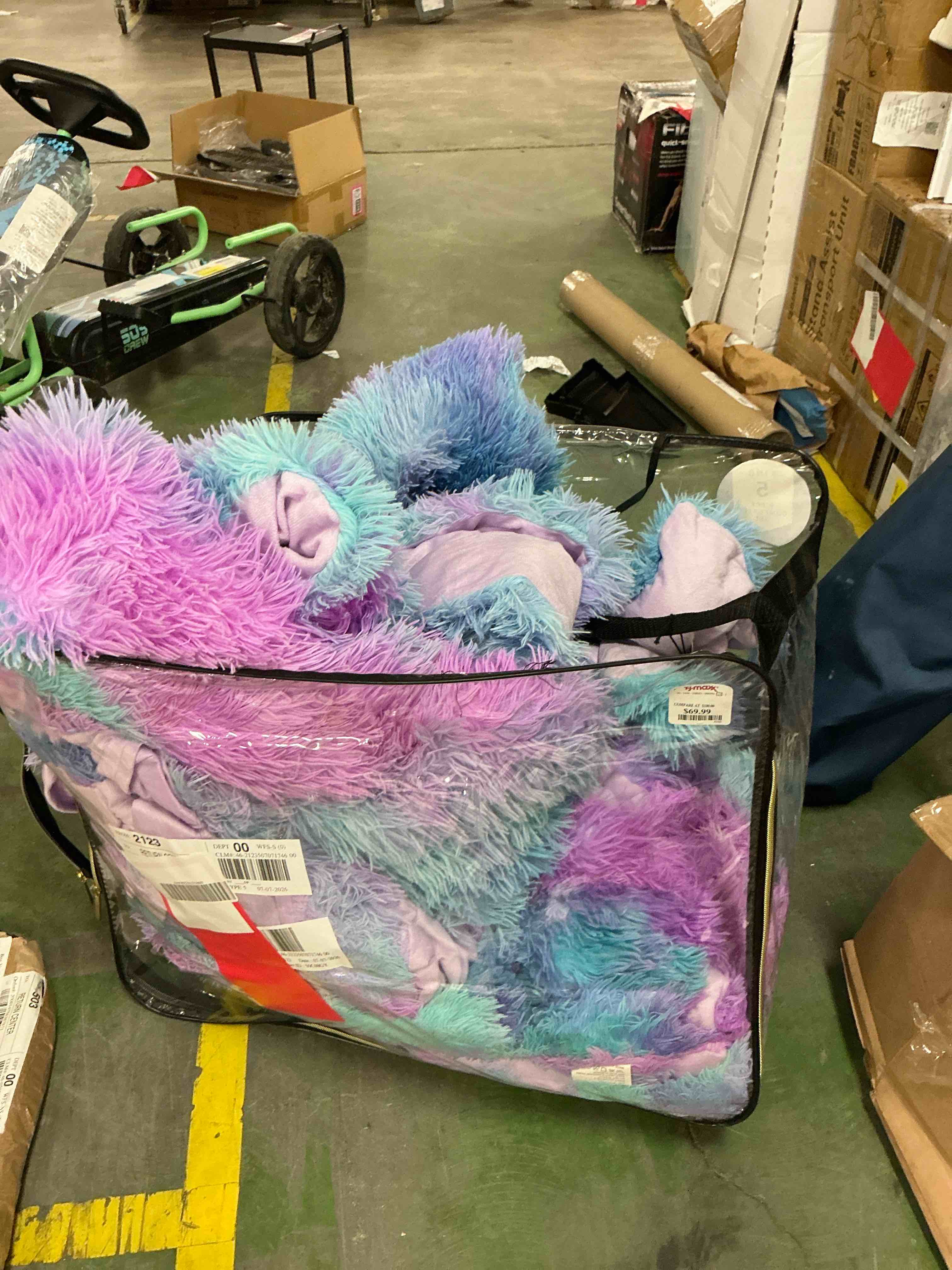 Condition photo showing Good Condition for urbonur blue purple fluffy twin bedding sets for kids 3pcs faux fur plush comforter set tie dye comforter(1 shaggy bedding + 2 fuzzy pillowcases)