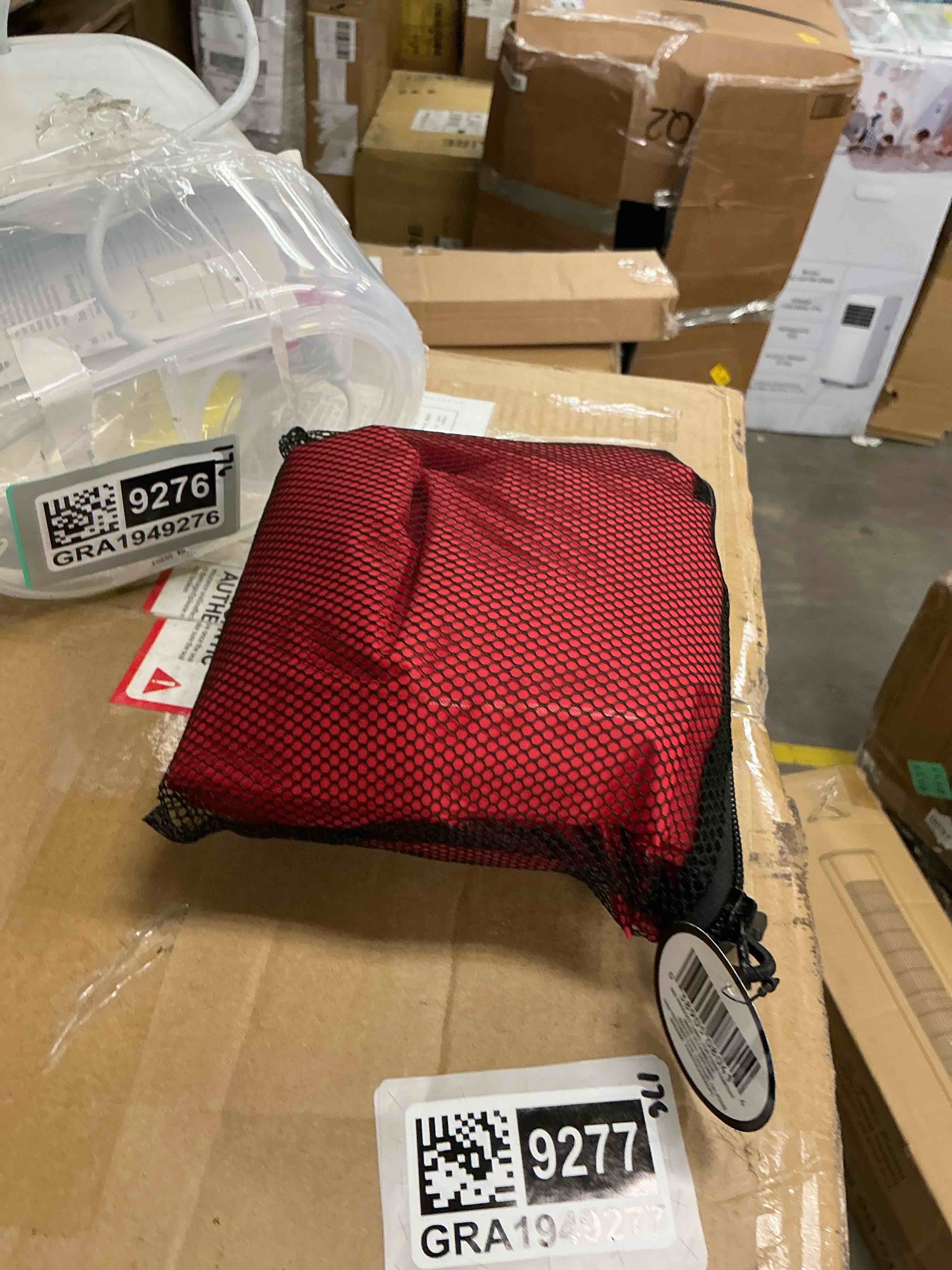 Condition photo showing Good Condition for totes lightweight reusable packable rain poncho (unisex)