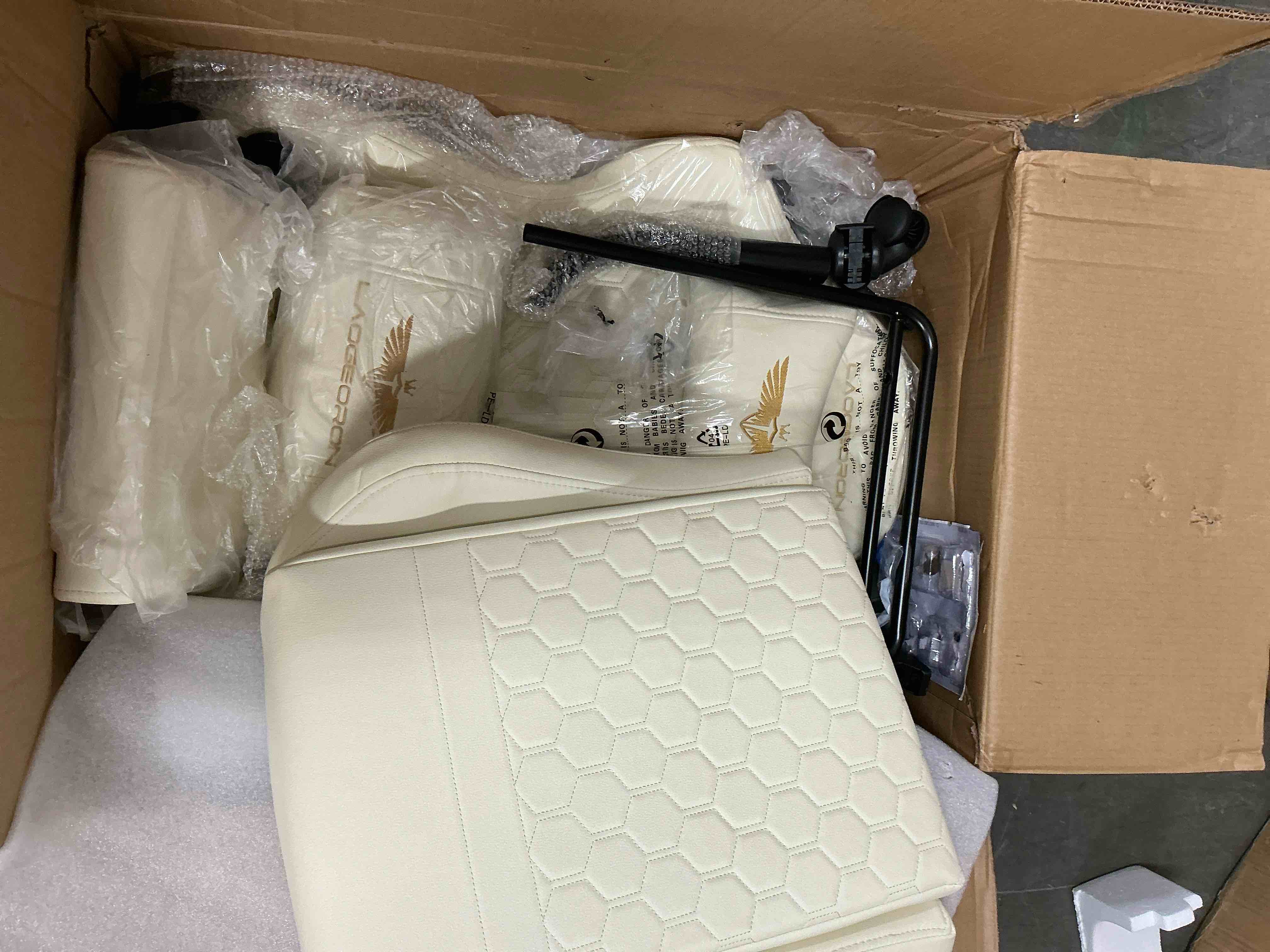 Condition photo showing Good Condition for laogeoron gaming chair, ergonomic computer gaming chair with footrest, headrest and lumbar support, height adjustable desk chair with 360° swivel seat for office,gaming