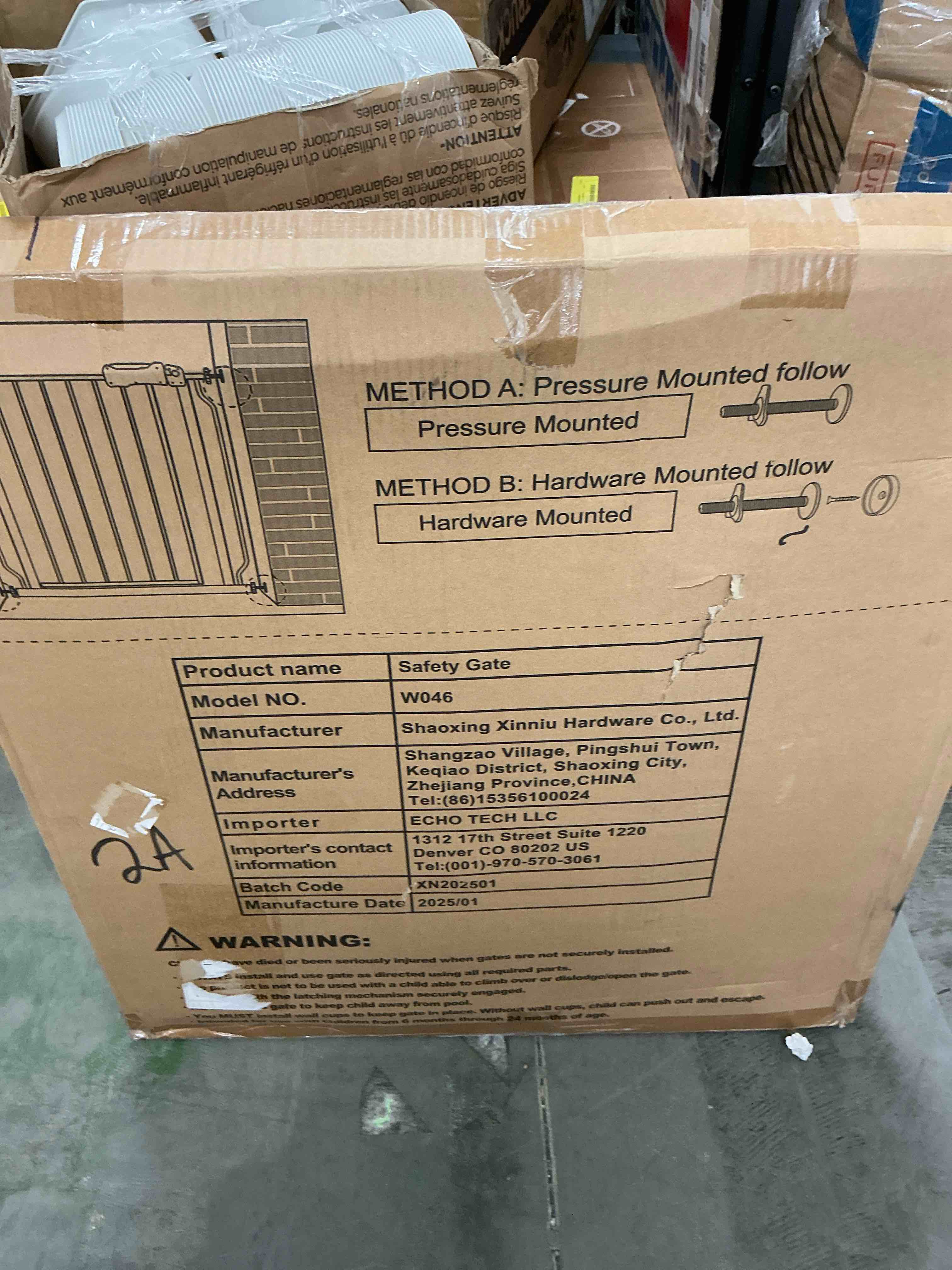 Condition photo showing New/Like New for furdear 24-29" narrow baby safety gate with wall protectors white metal gate