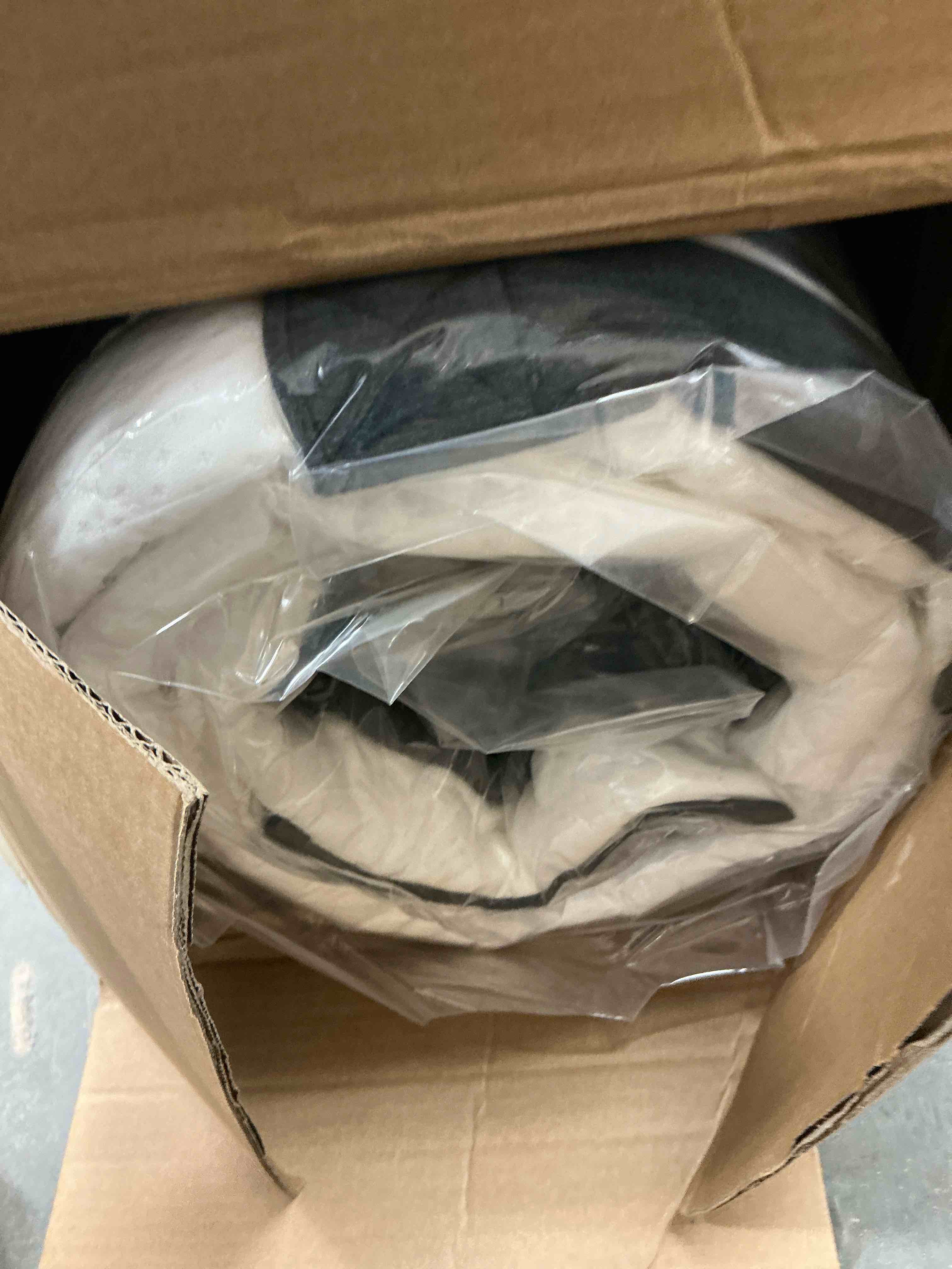 https://s3.amazonaws.com/lotting-images-prod/EmanualPiazza/PPE4069274_1778252401058.jpeg