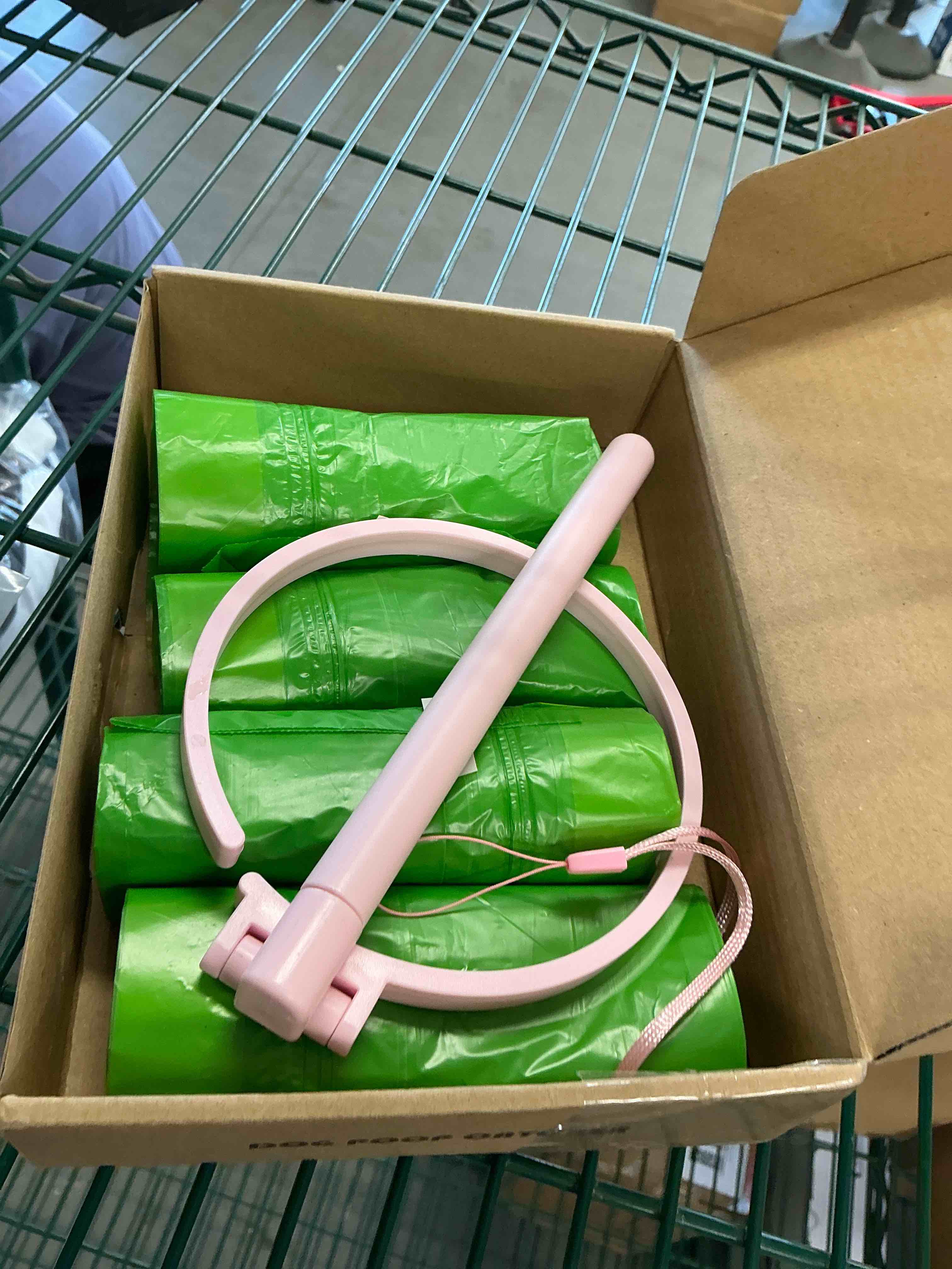 Condition photo showing Good Condition for dog pooper scooper, 39" extendable pooper scooper long handle with bag attachment(120pcs), portable poop scoop for small medium large dogs, no touch avoid bending over, suit for yard, park, wild,city