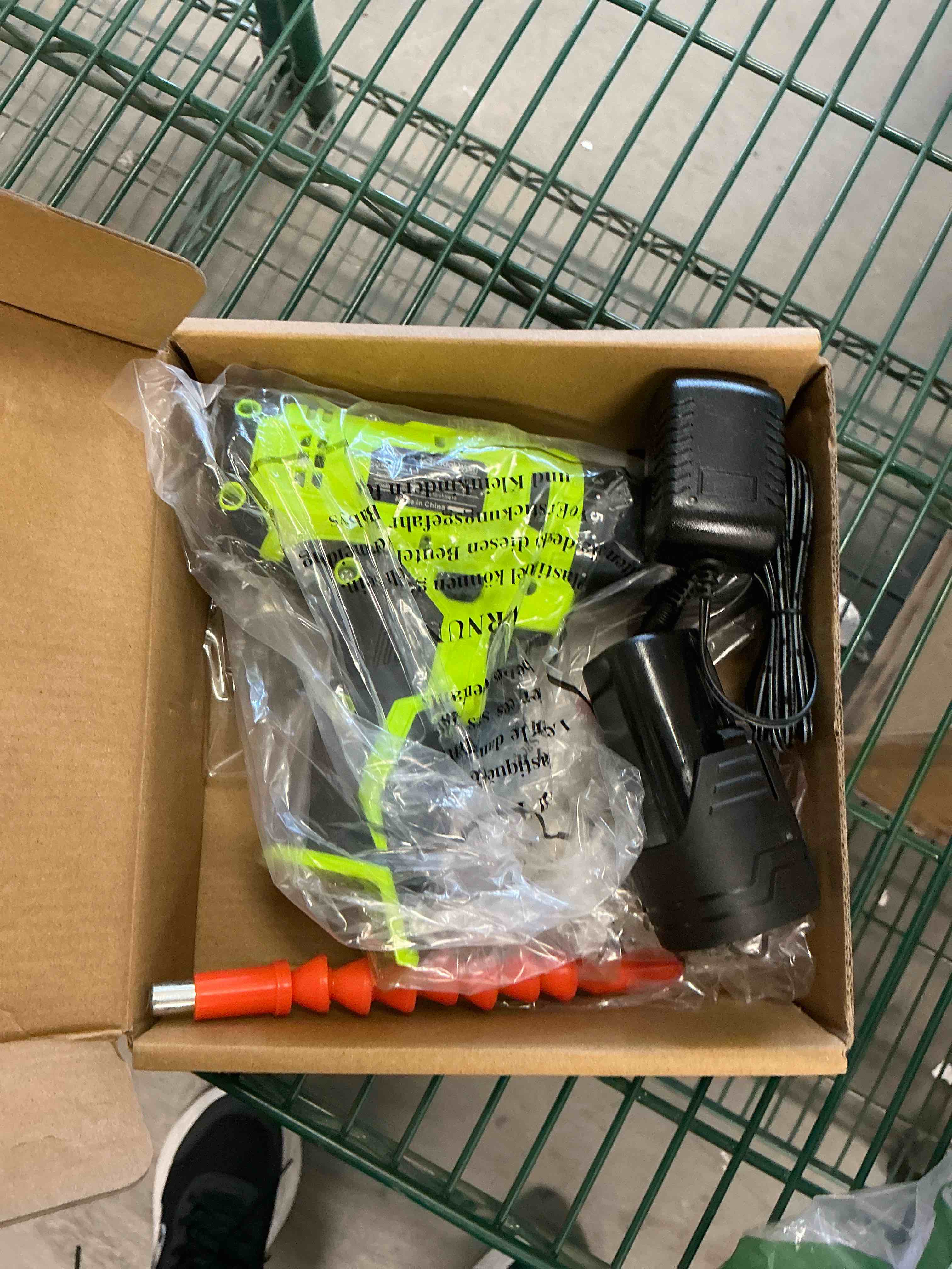 Condition photo showing Good Condition for fadakwalt cordless drill set,12v power drill set with battery and charger, electric driver/drill bits, 3/8'' keyless chuck,21+1 torque setting, 180 inch-lbs, with led electric drill set (green) 12v drill (green)