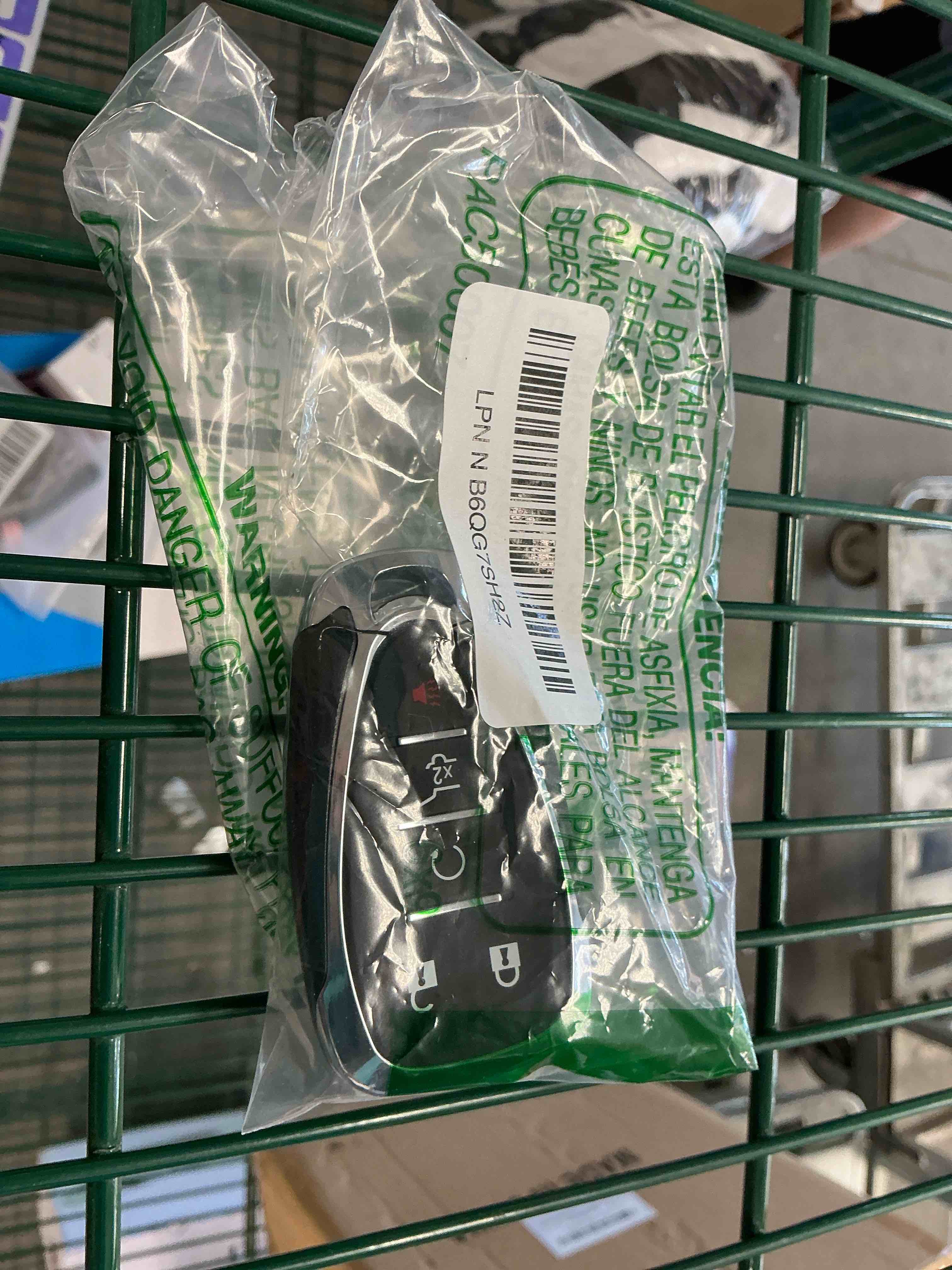 Condition photo showing Good Condition for mechanmagic key fob replacement compatible with chevrolet equinox 2018-2021, plastic material, suv, 5 button, 315mhz, part numbers 13584498 13529650, fcc id hyq4aa