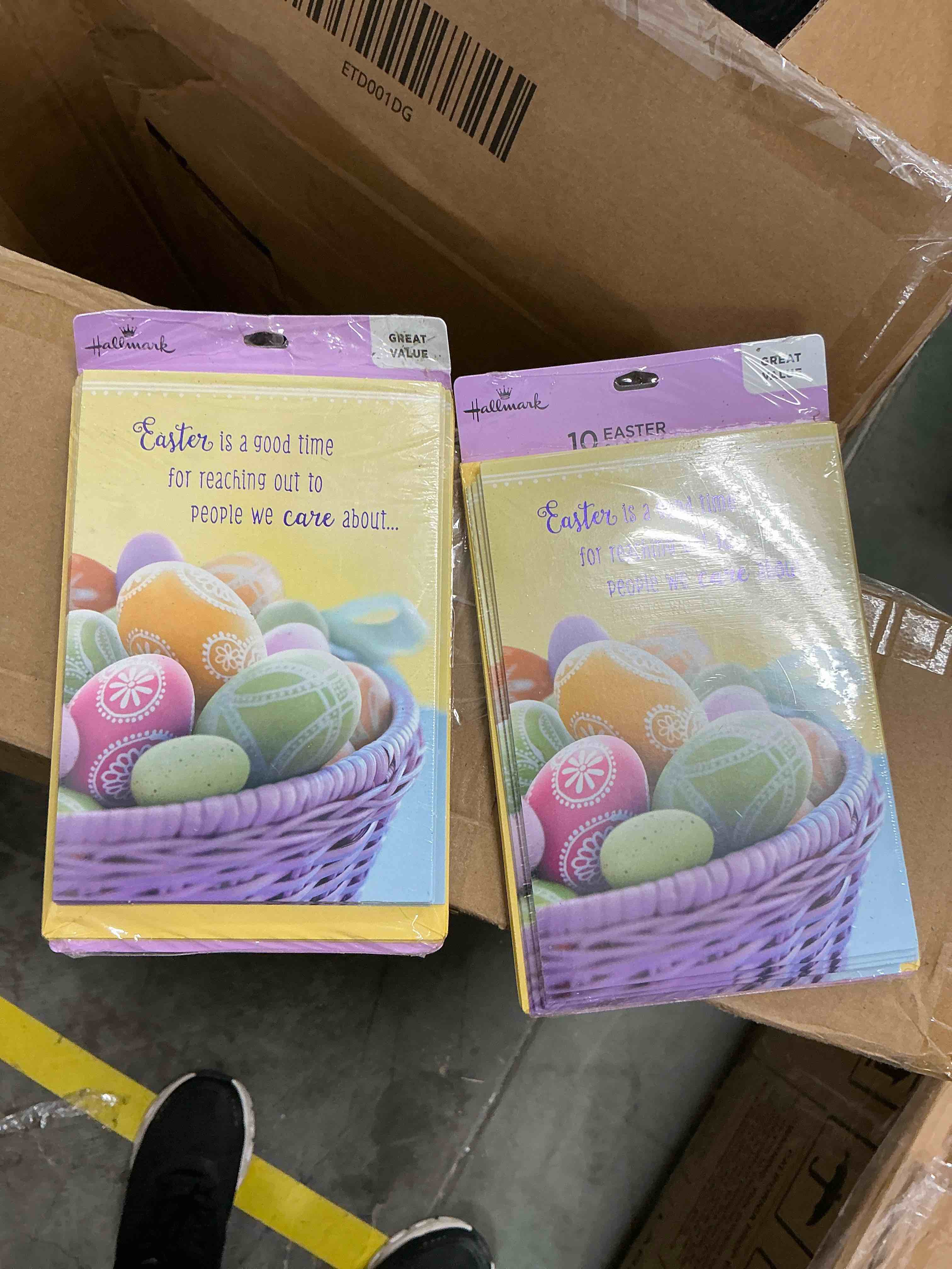 Condition photo showing New/Like New for painted eggs in basket easter cards, pack of 10
