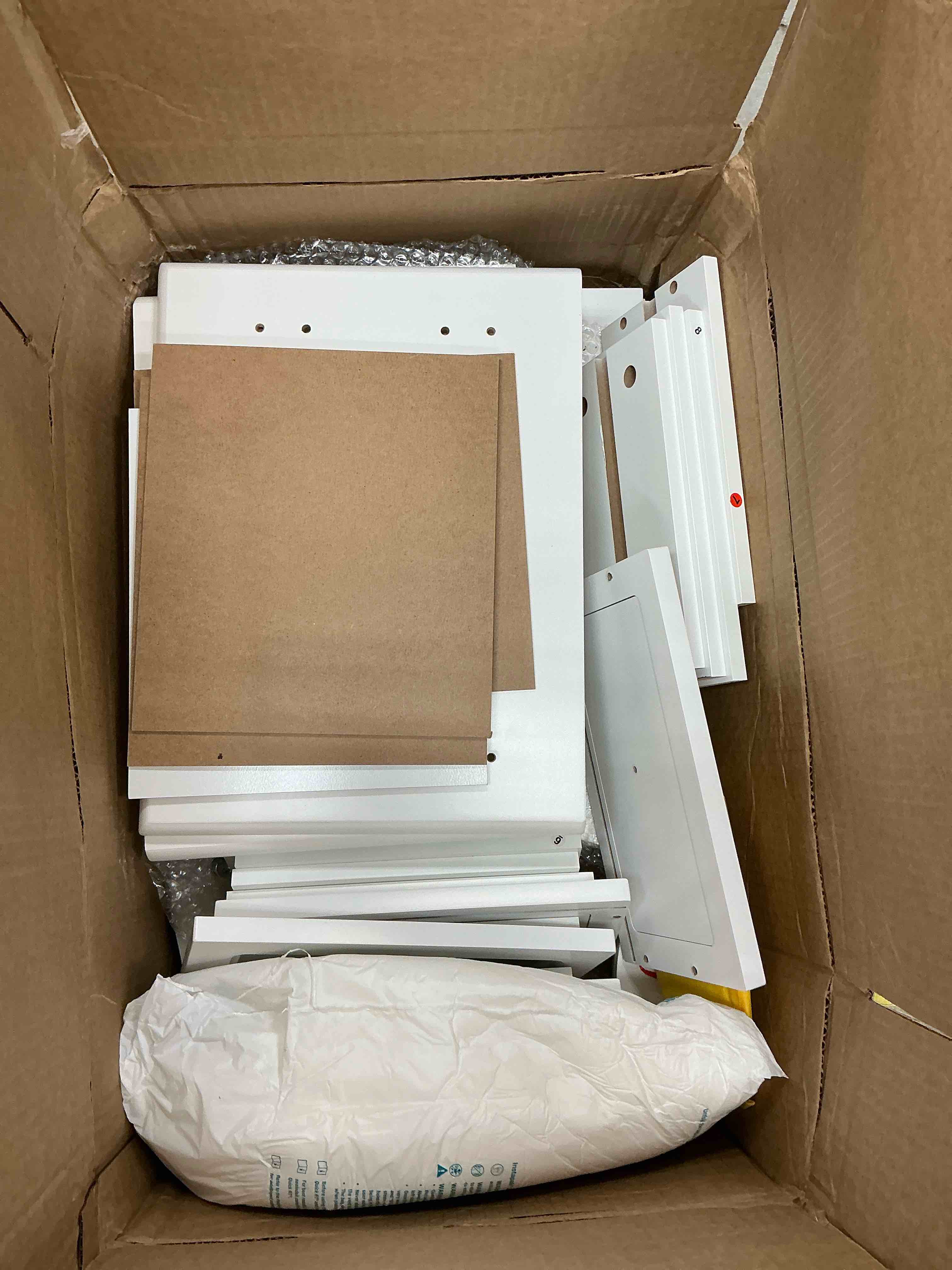 Condition photo showing Good Condition for ubesgoo set of 2 nightstand  side table night table white