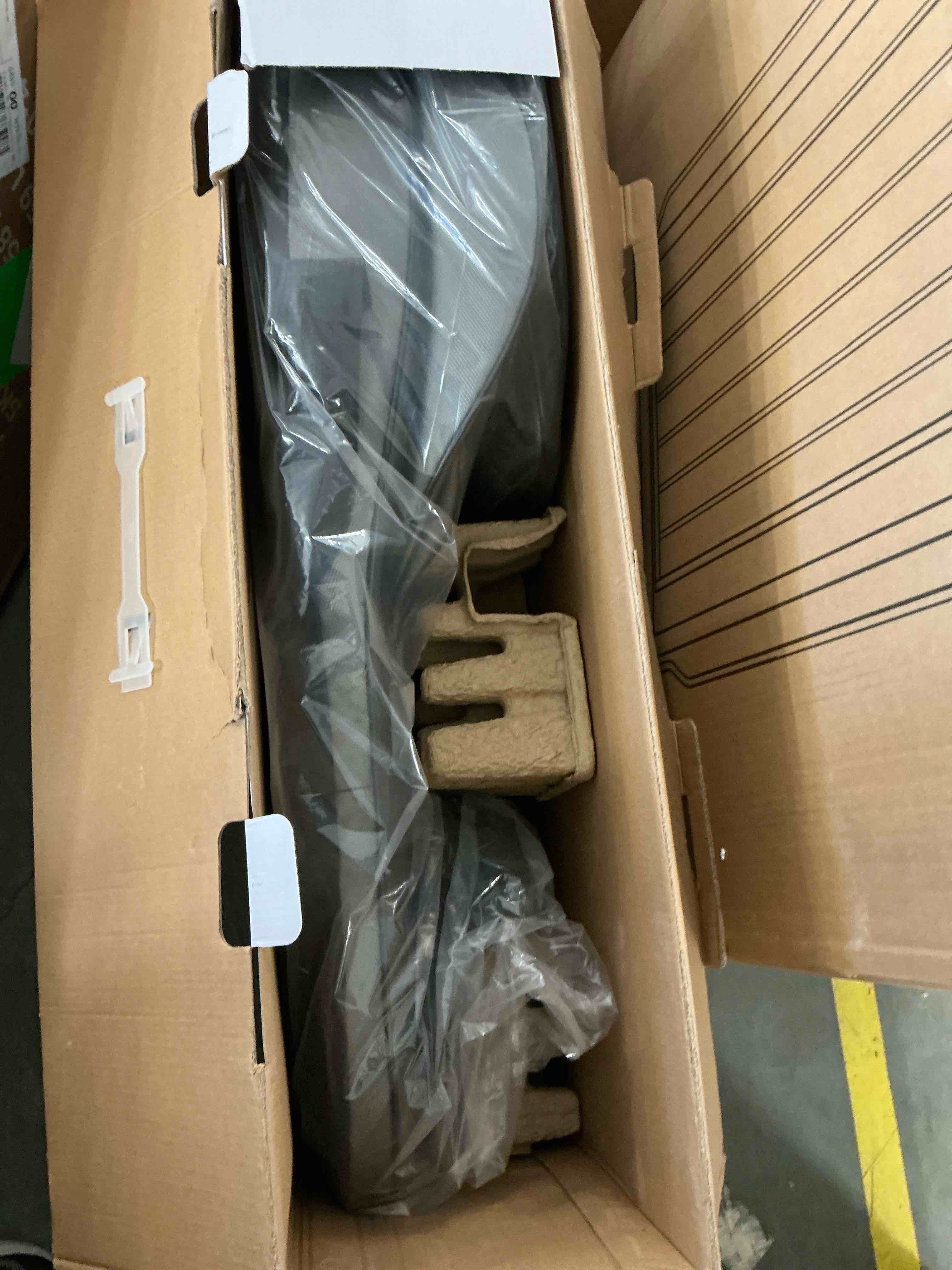 Condition photo showing Good Condition for comfier shiatsu neck back massager  2d/3d kneading massage chair pad  heating compression seat cushion massagers  ideal gifts - black
