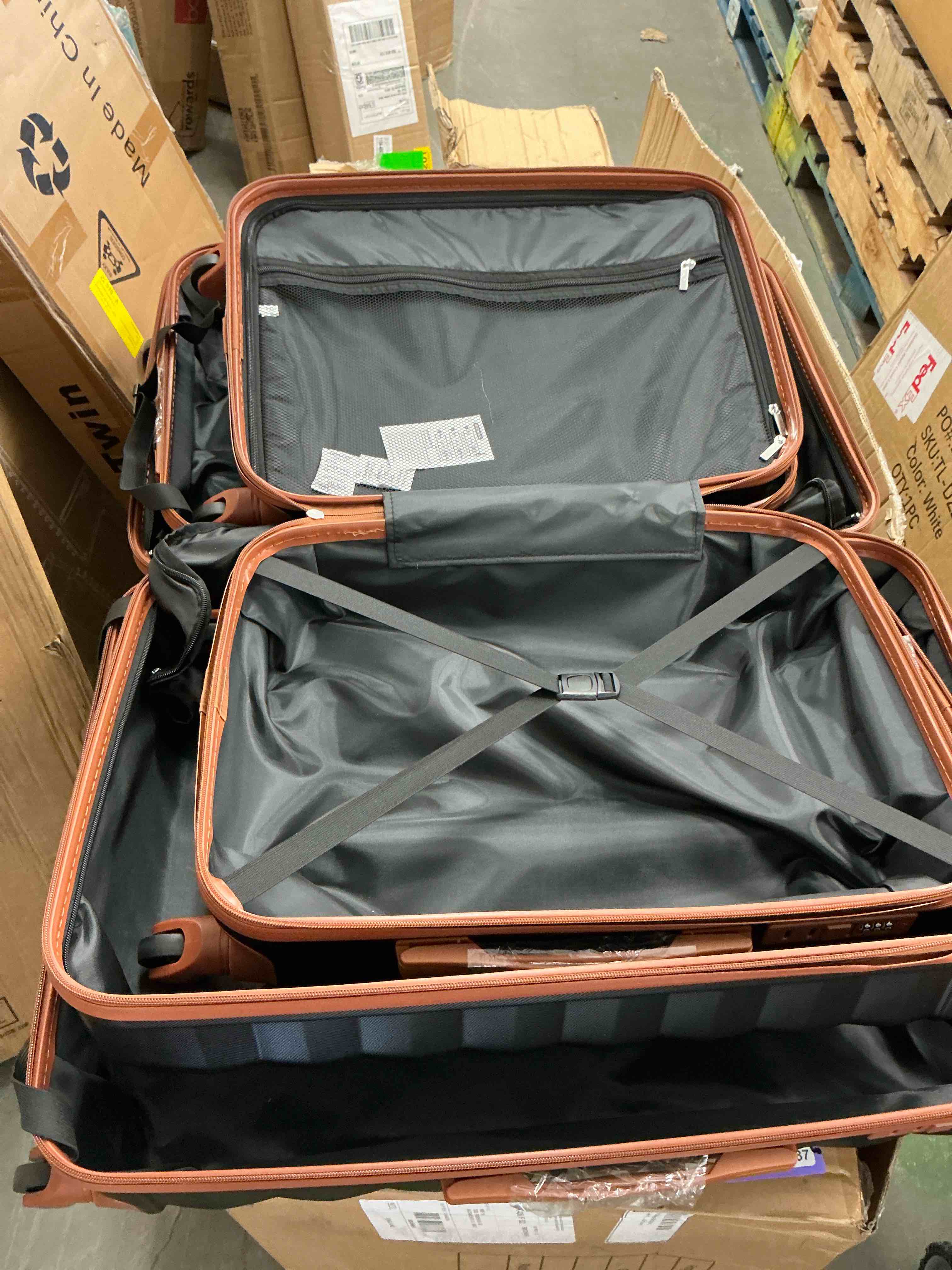 Condition photo showing Good Condition for 3 piece luggage sets hard 20 24 28 inch luggage ,travel suitcases sets with wheels black&brown