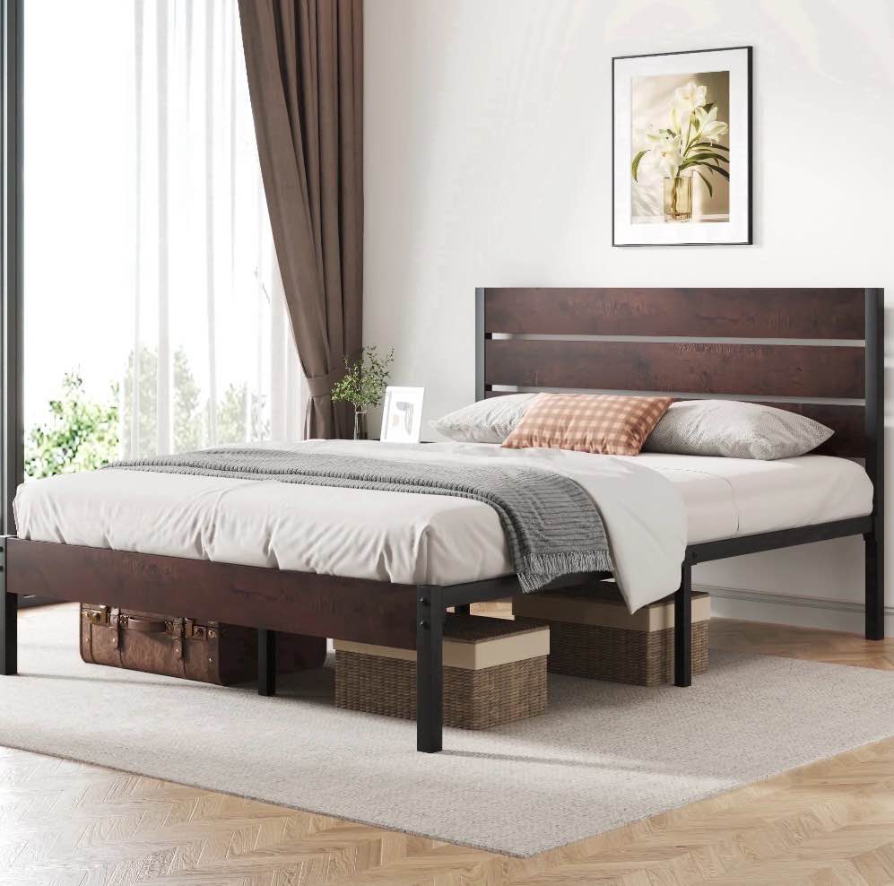 Fluest Queen Bed Frame with Rustic Vintage Wood Headboard and Footboard,Metal Support, VintageBrown