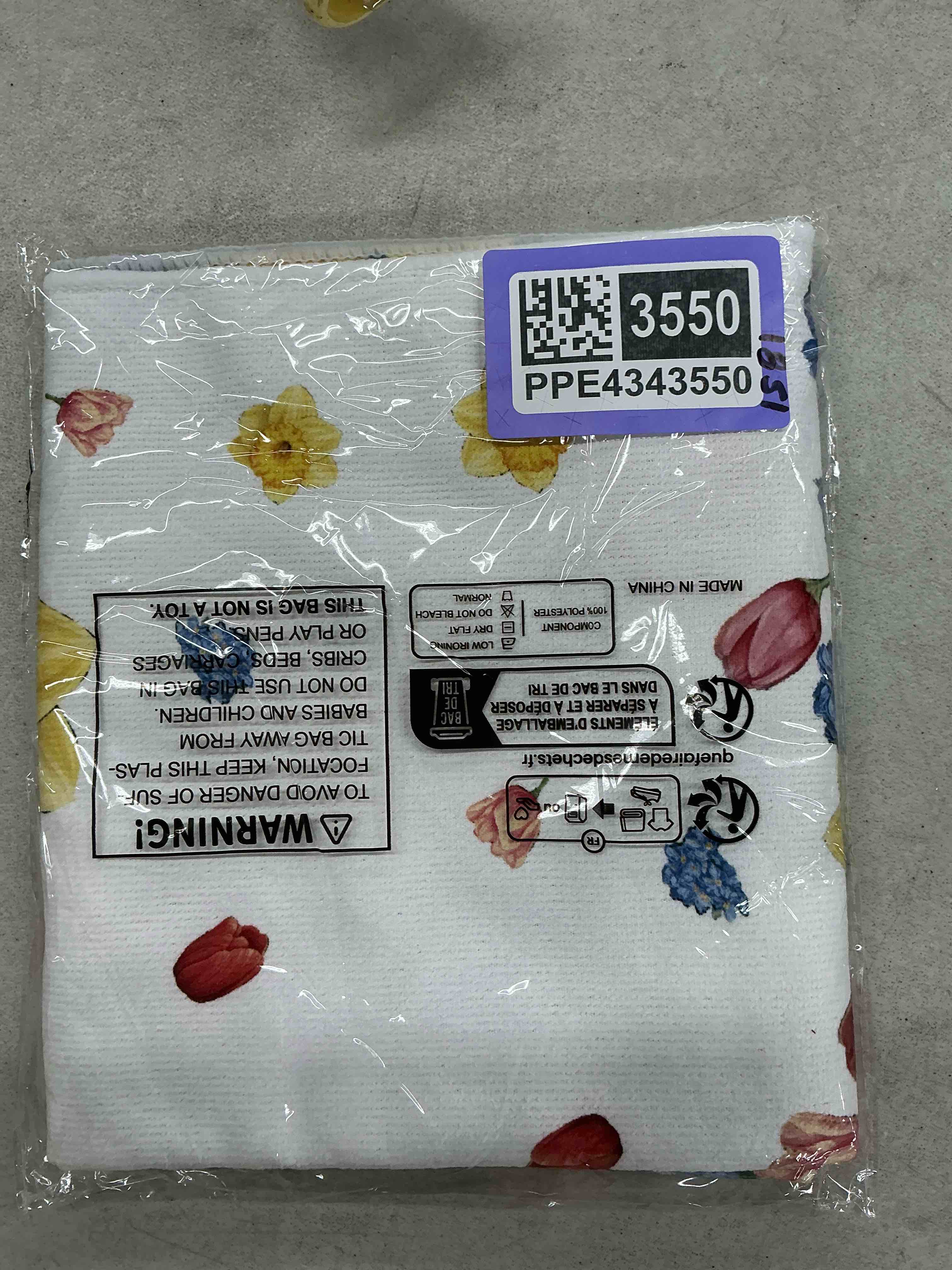 Condition photo showing Good Condition for floral blossom print cotton fabric by the yard for quilting, sewing, crafting, bags, crafts, or craft party home décor,