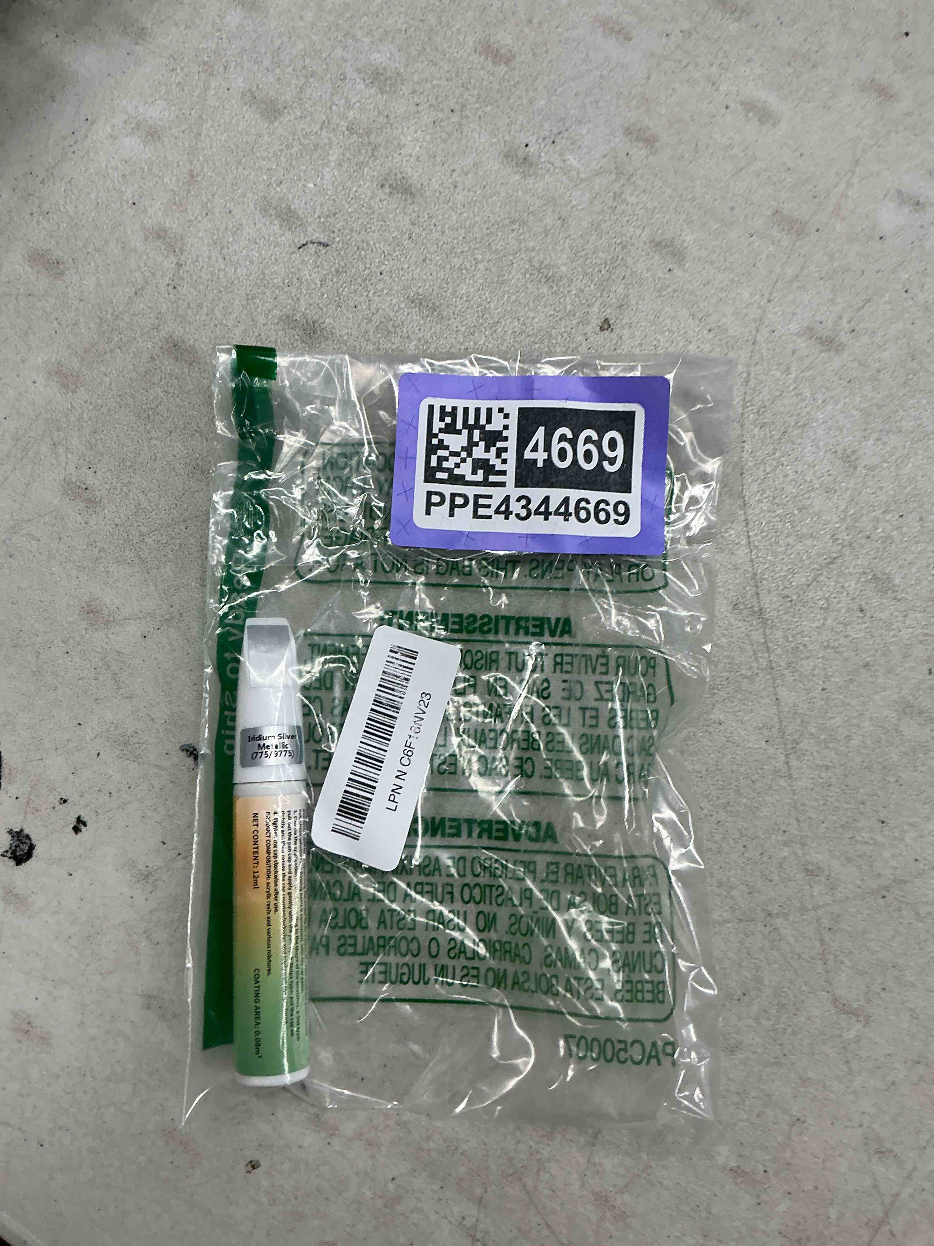 Condition photo showing Good Condition for 775/9775 iridium silver metallic touch up paint for mercedes benz, color accurate car paint scratch repair pen, quick & easy fix automotive chips and nicks 775/9775 iridium silver metallic for a/b/c/e/g/s/m/r/cl/sl/gl/ml/clk/cls/gla/glb/glc/glk/gle/gls seriesglb/eqb/sprinter/cla/slk/maybach/amg gt