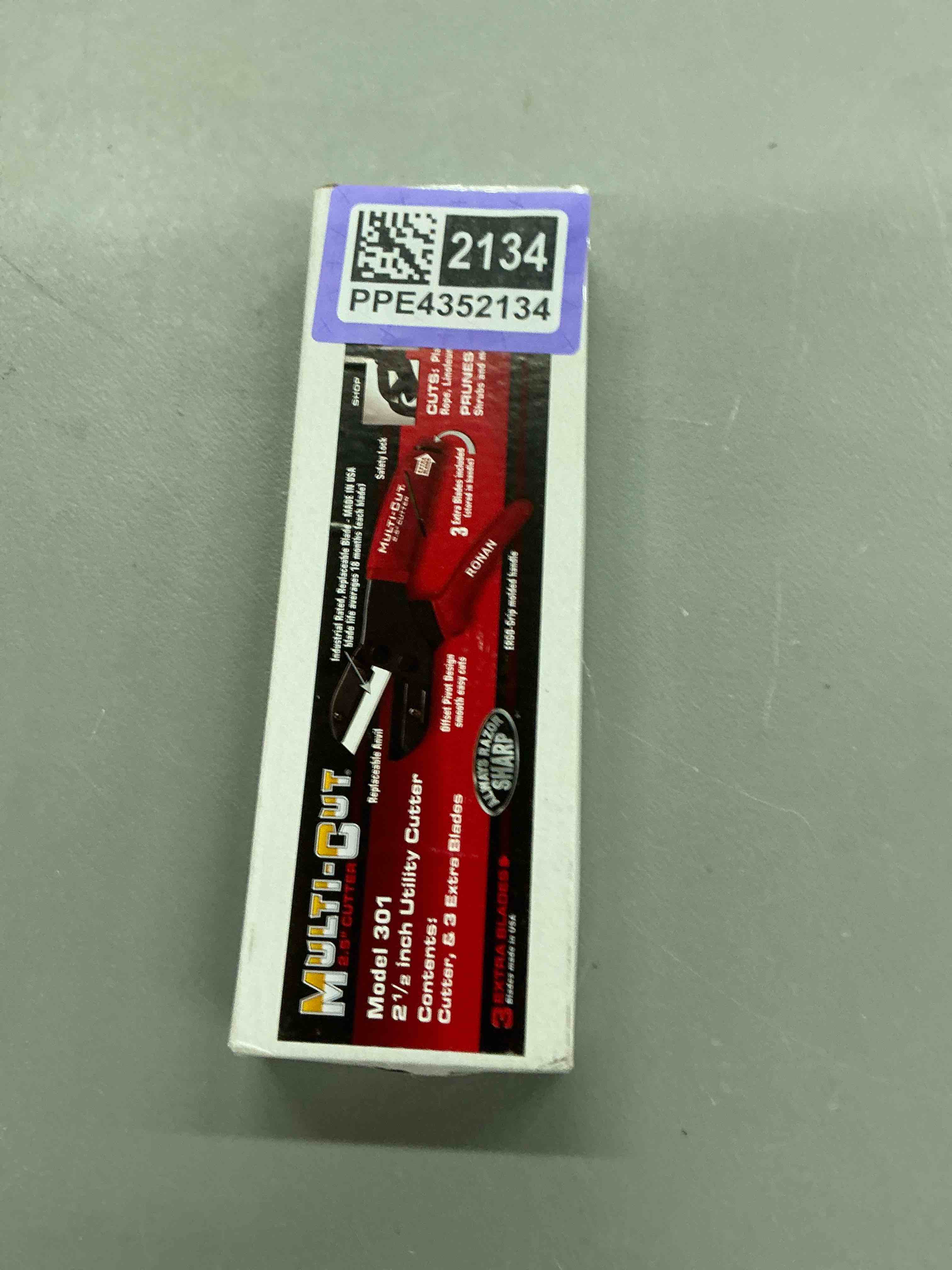 Condition photo showing Good Condition for ronan multi-cut industrial cutter – heavy-duty blade for plastic, rubber, wood, leather & more – replaceable blades, safety lock, ergonomic grip, 3 extra blades included