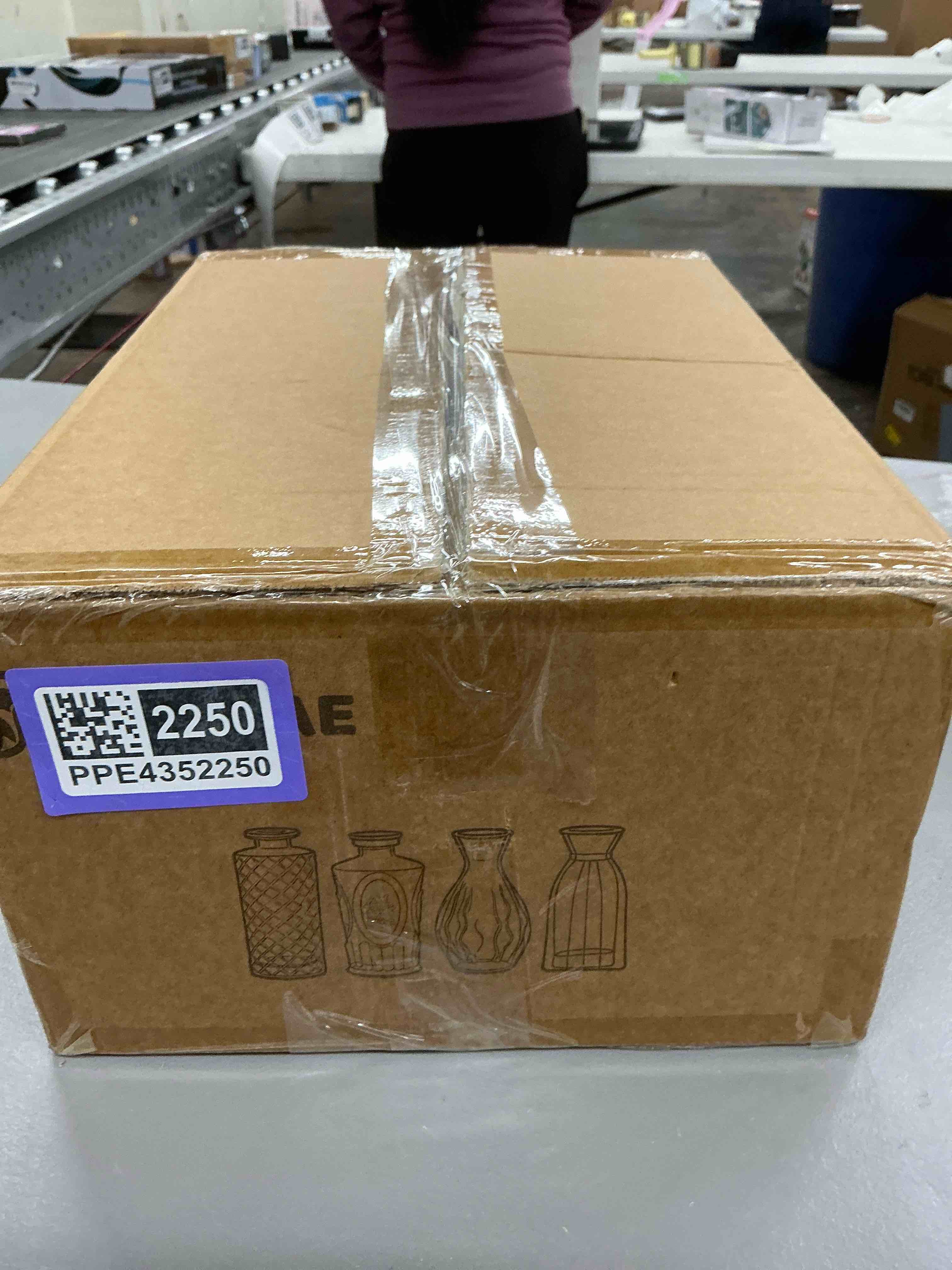 Condition photo showing New/Like New for ruckae small clear bud vases bulk 22 pack mini flower glass vases for centerpiece table wedding decorations home decor party transparent 22 pack