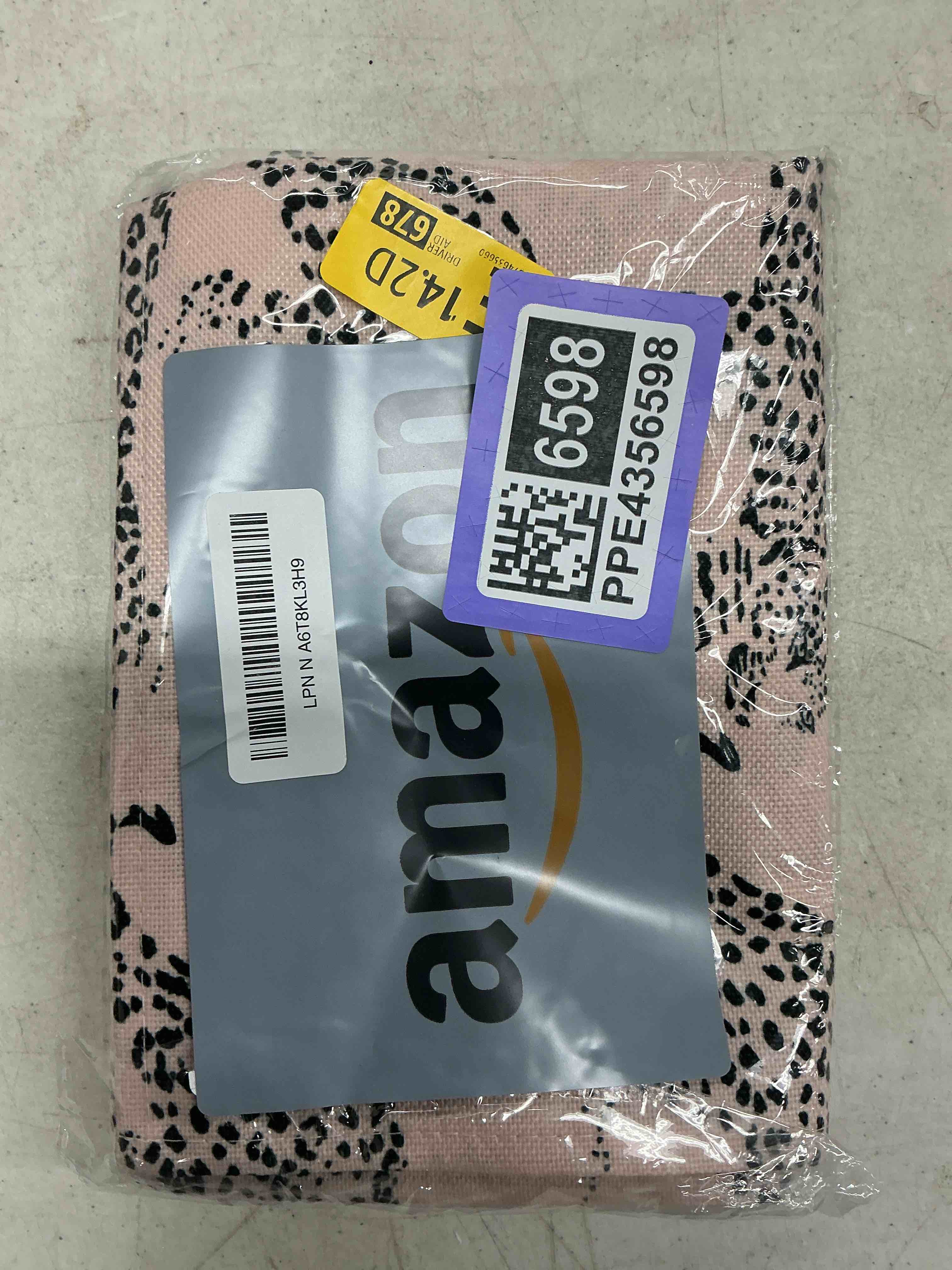 Condition photo showing Good Condition for moslion leopard placemats cheetah tiger big cat safari wildlife animal cool modern design table placemats for dinning table washable cotton linen 12x18 inch, set of 4…
