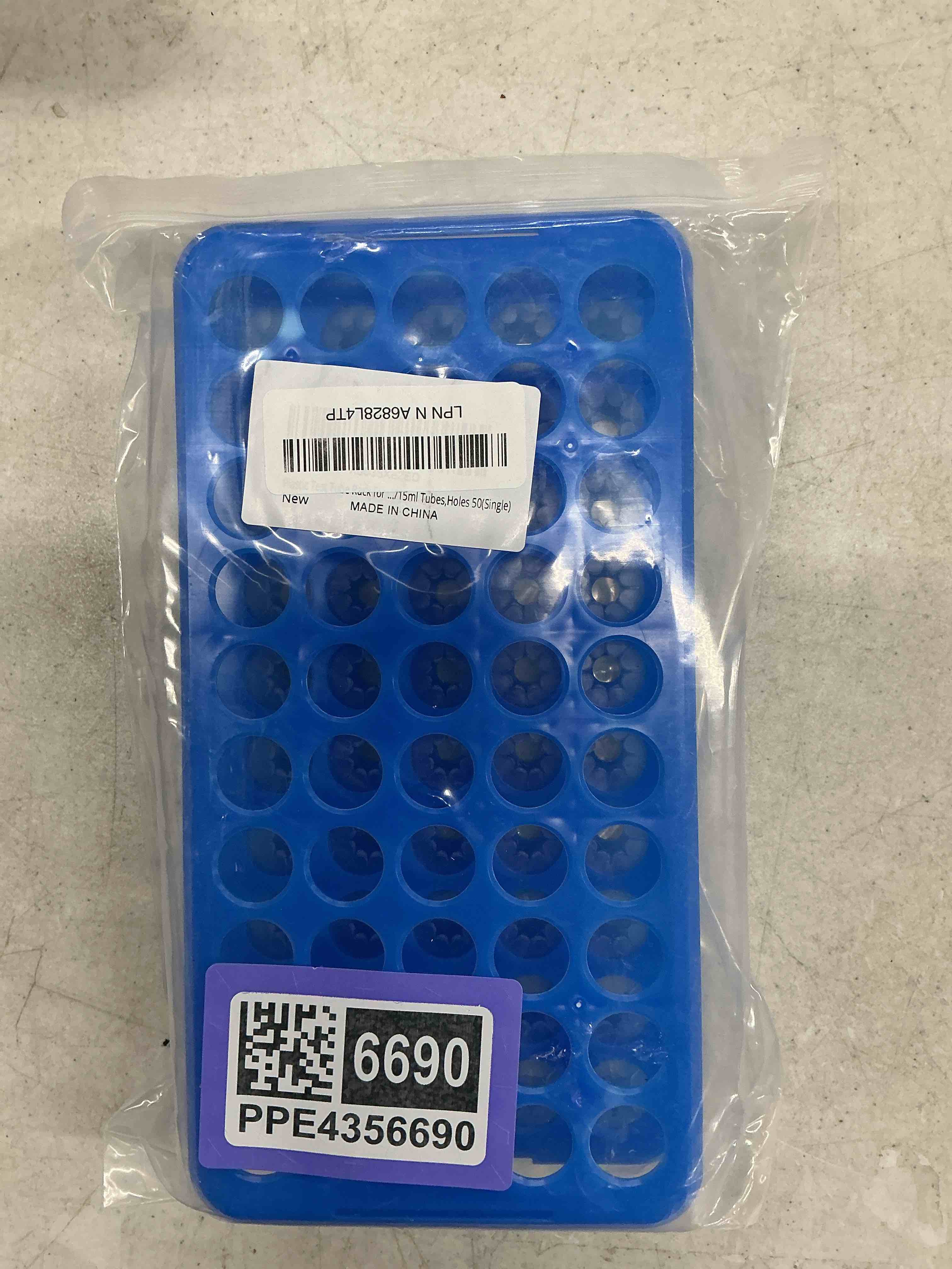 Condition photo showing Good Condition for plastic test tube rack for 5ml/10ml/15ml tubes, detachable,holes 50(single)