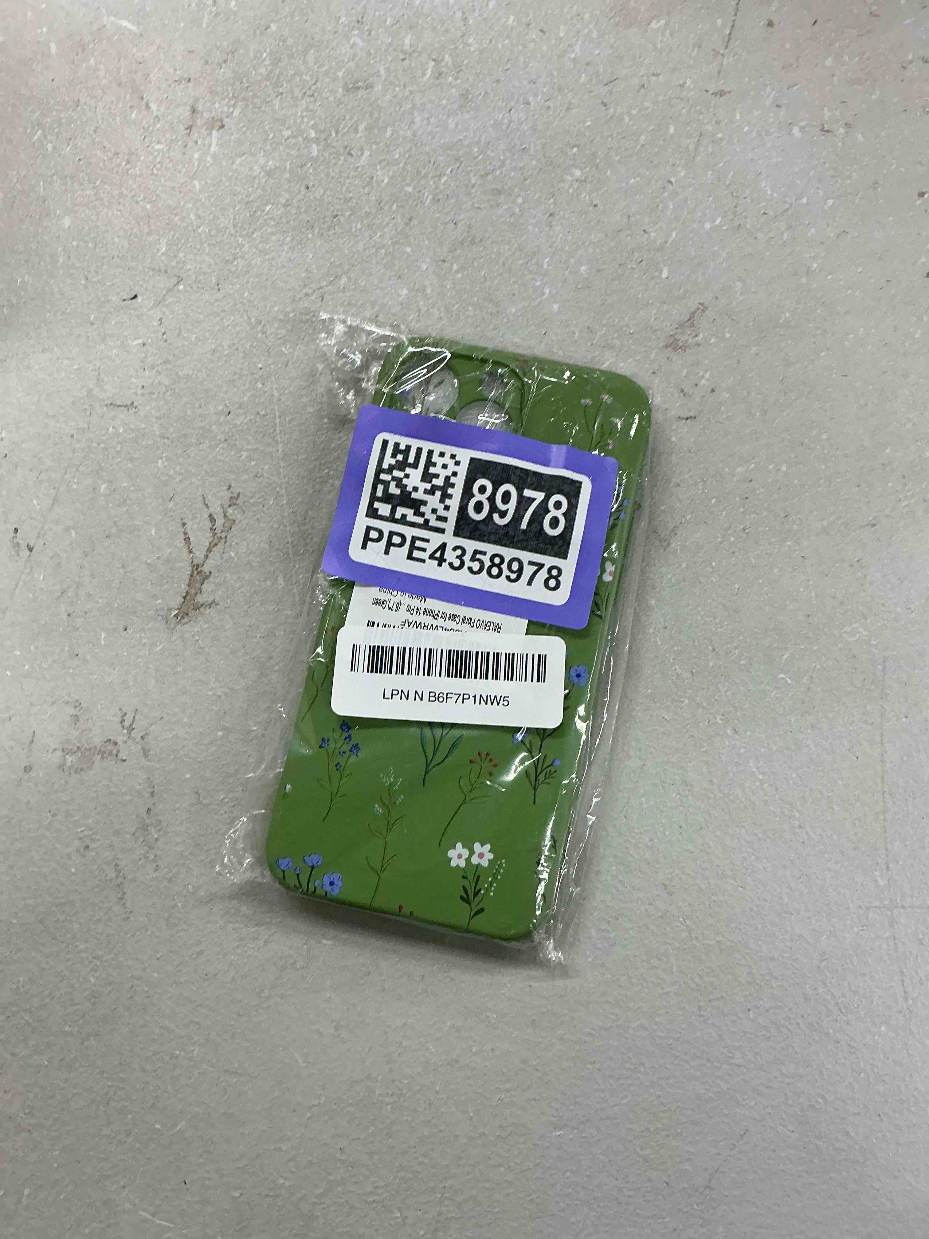 Condition photo showing Good Condition for raleavo floral case for iphone 14 pro max,liquid silicone cover with flower daisies pattern cute phone cover for girls women slim soft rubber protective phone case for iphone 14 pro max (6.7"),green green/daisy iphone 14 pro max
