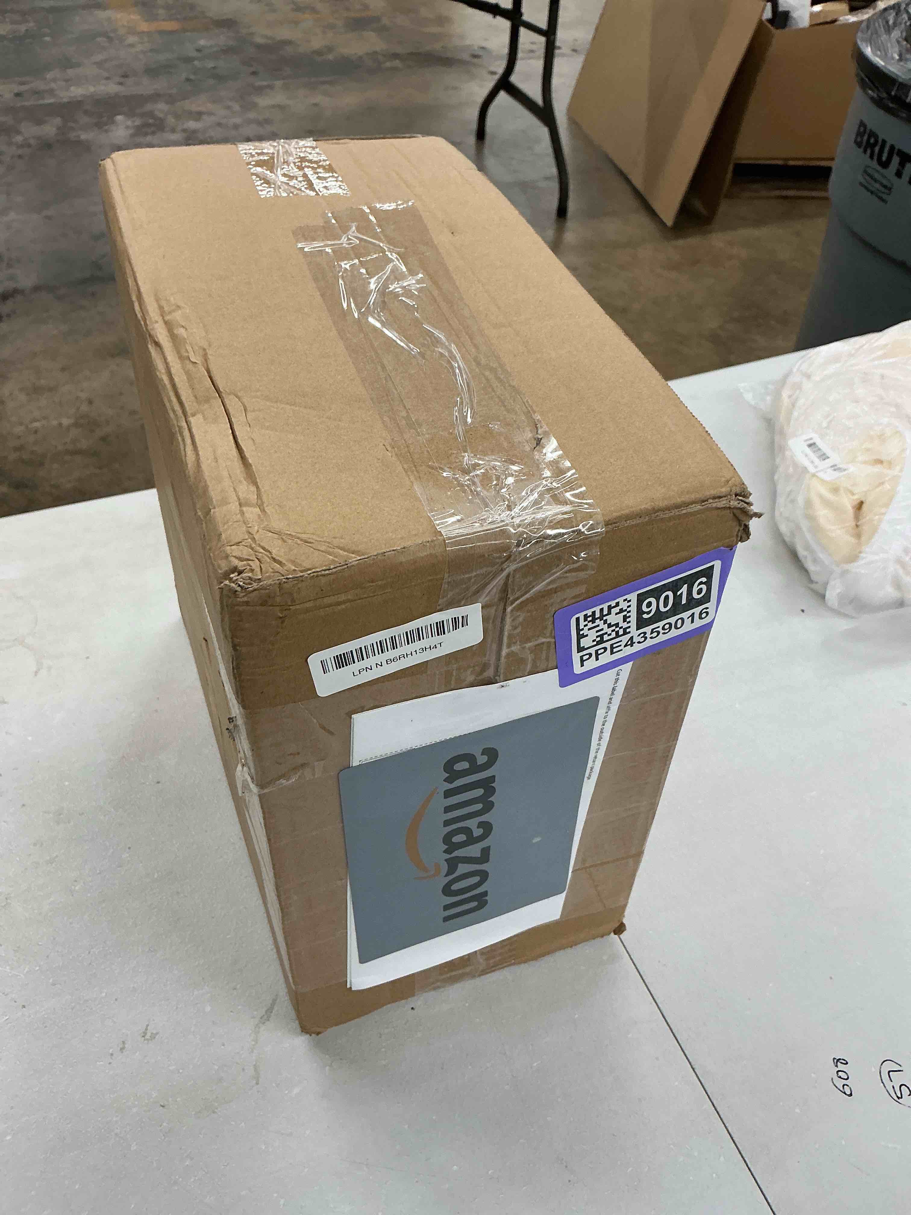 Condition photo showing New/Like New for goodluck 12 inch disposable charger plates plastic, 100 pack plastic clear charger with black rim for dinner, wedding, party black rim 100 pack