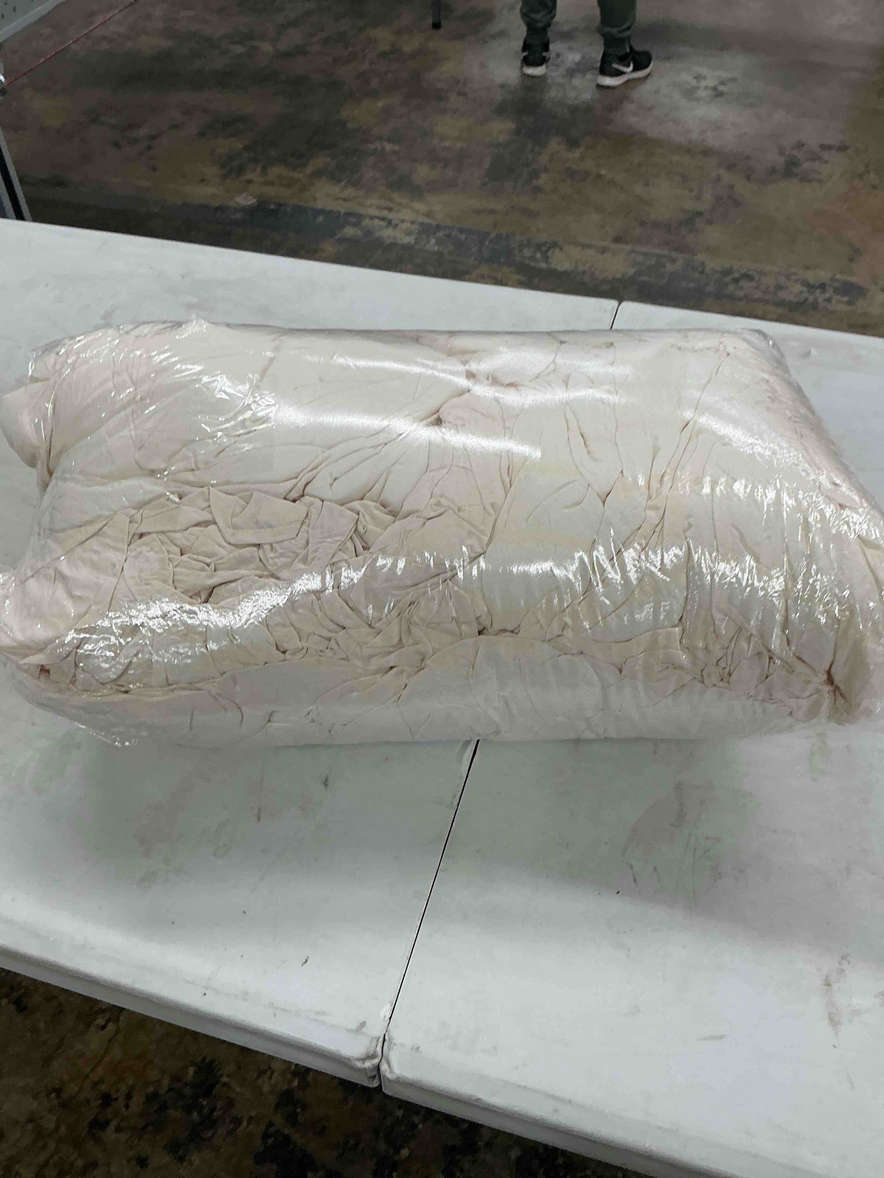 Condition photo showing Good Condition for jollyvogue ivory comforter full size, 3 pieces seersucker lightweight full size bedding, all season fluffy microfiber bedding comforter set with 1 ruffle comforter and 2 ruffle pillowshams full ivory