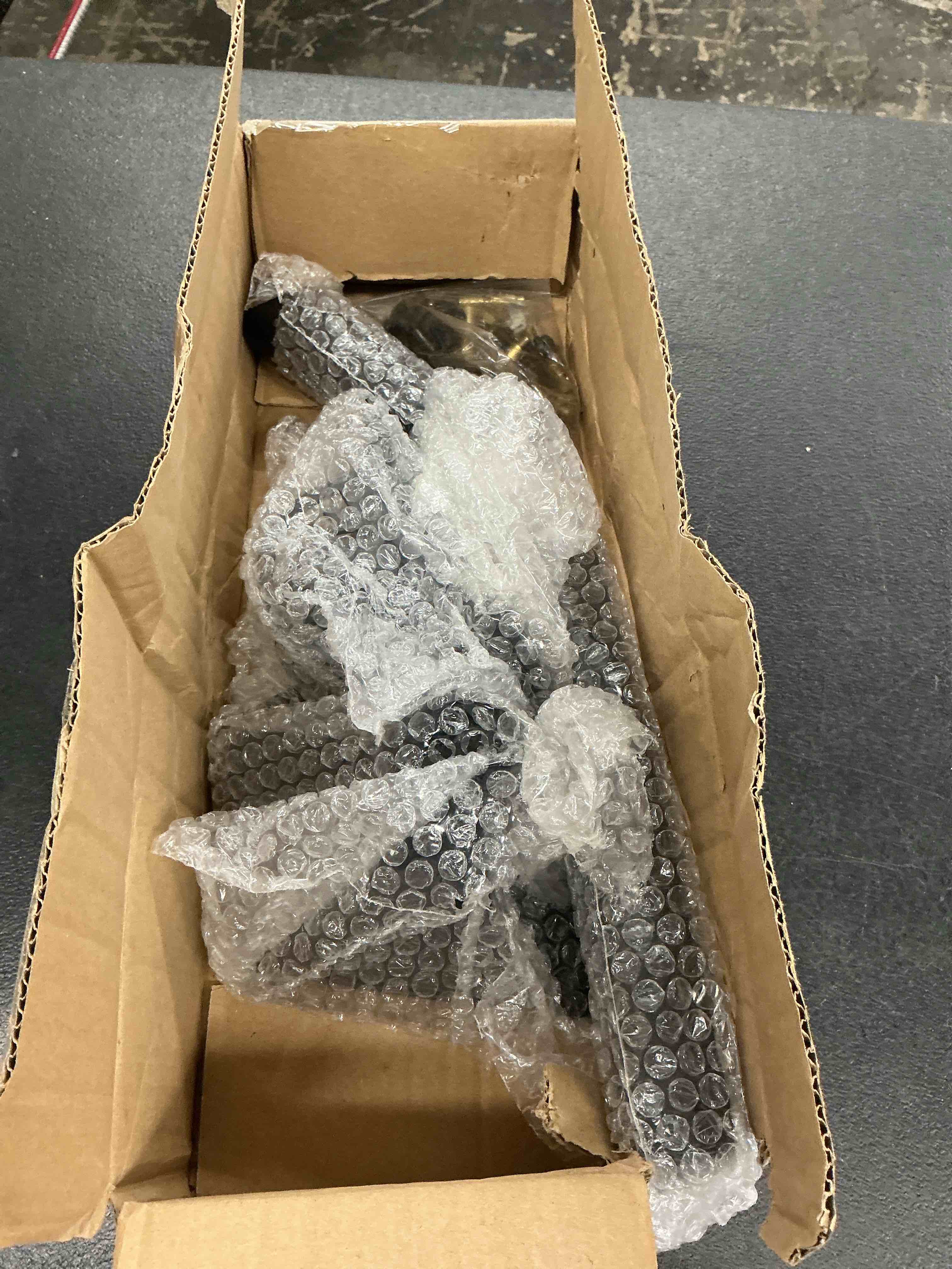 https://s3.amazonaws.com/lotting-images-prod/EmanualPiazza/PPE4807703_1779811787632.jpeg