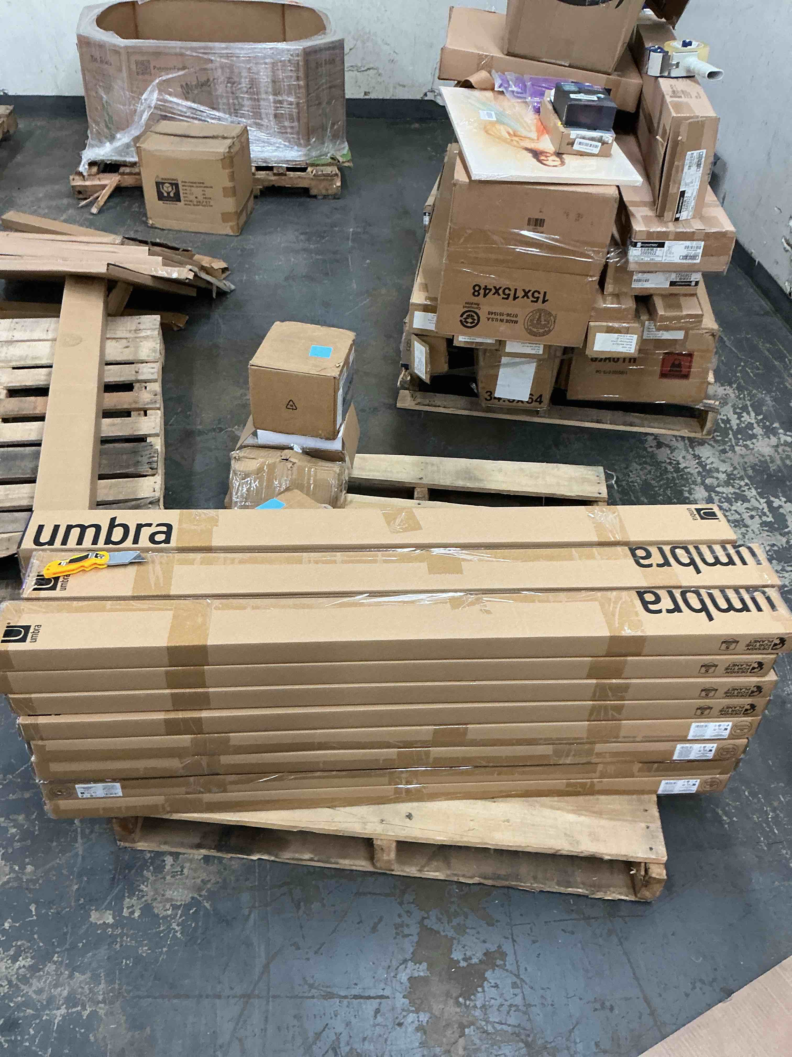 Condition photo showing Good Condition for umbra cappa curtain rod, includes 2 matching finials, brackets & hardware, 66 to 120-inches, gold gold 66 to 120-inch