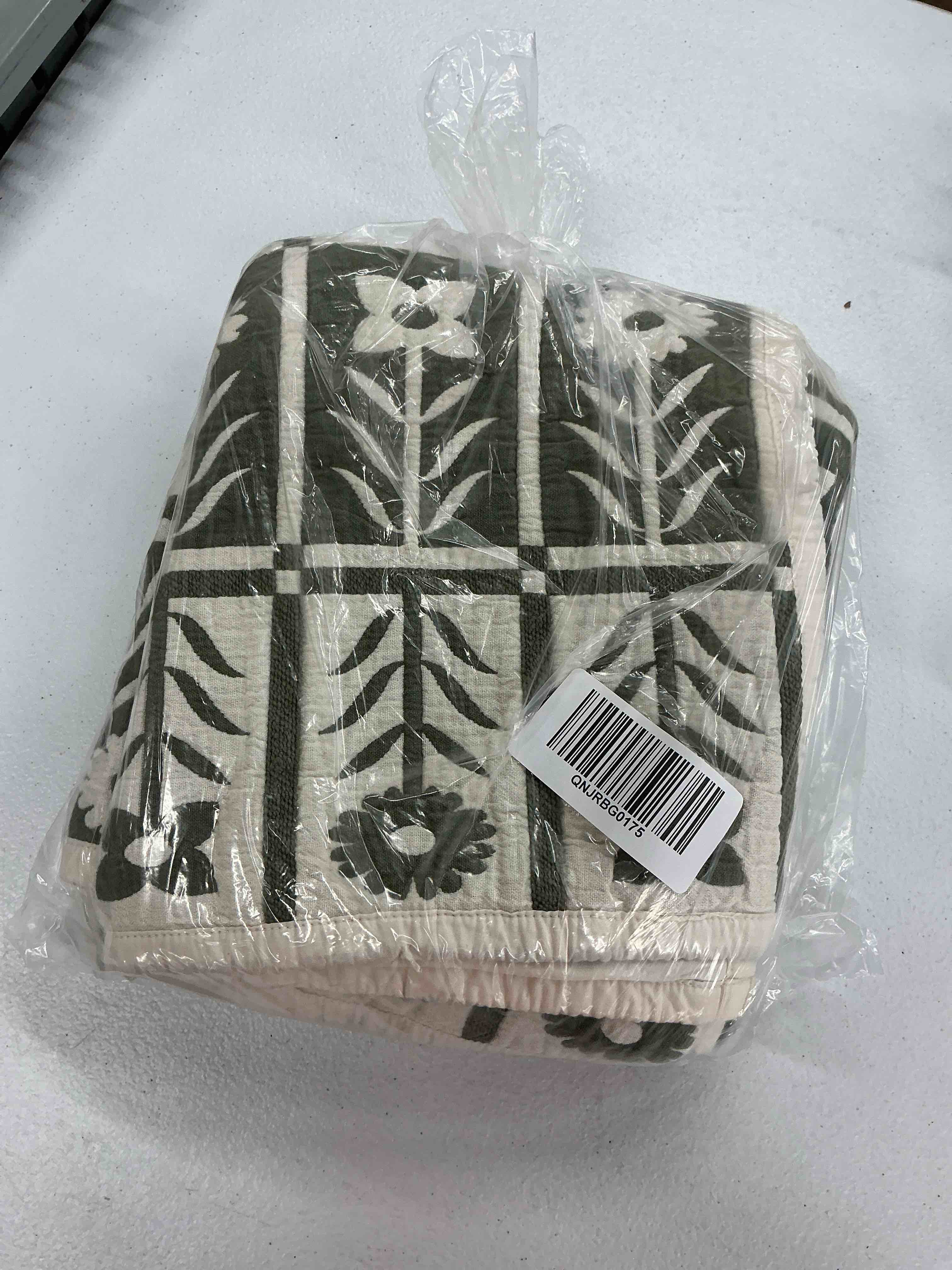 Condition photo showing Good Condition for quinceorganic cotton jacquard floral coverlet set, king/cal king, dried sage
