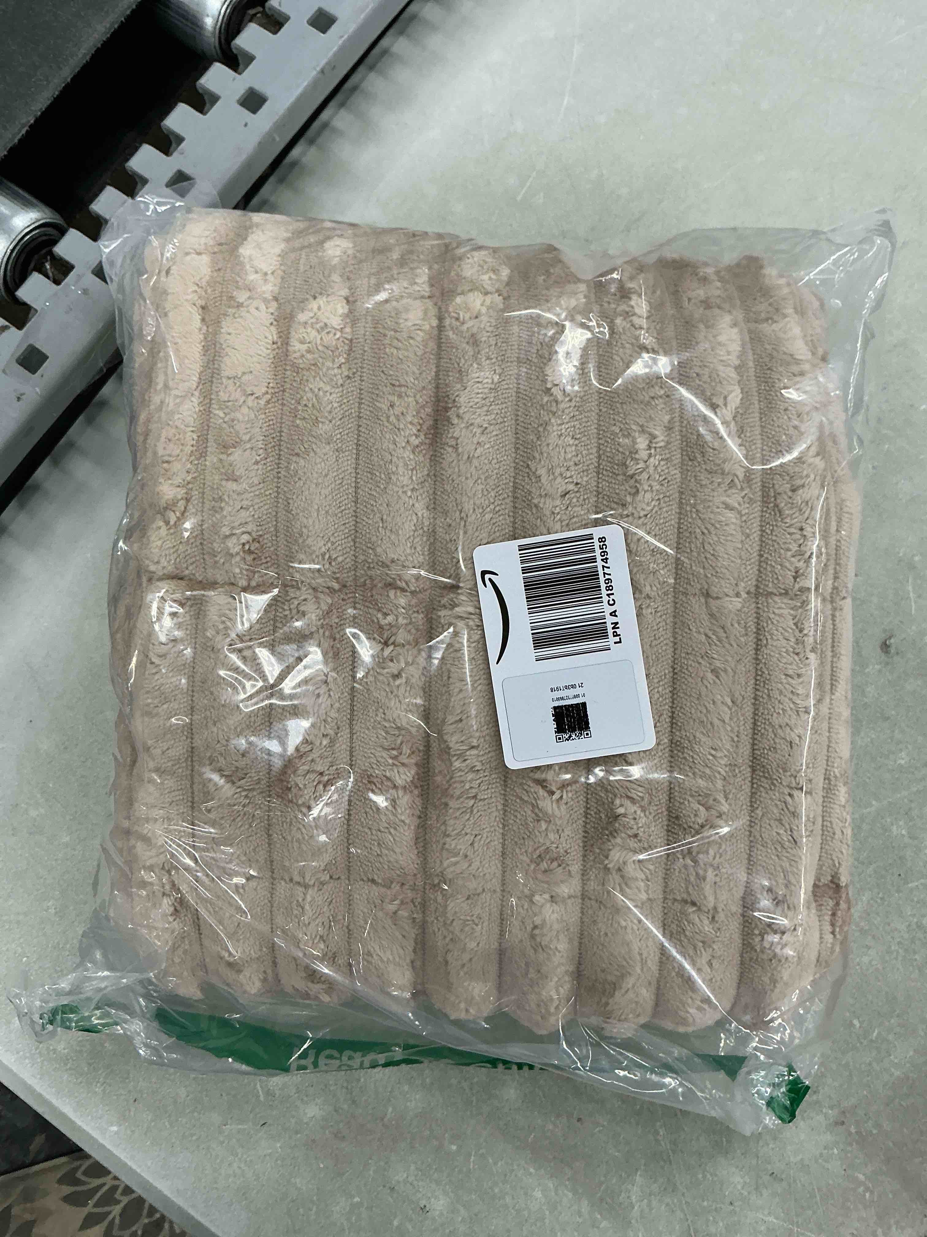 https://s3.amazonaws.com/lotting-images-prod/EmanualPiazza/PPE7050187_1789404587149.jpeg