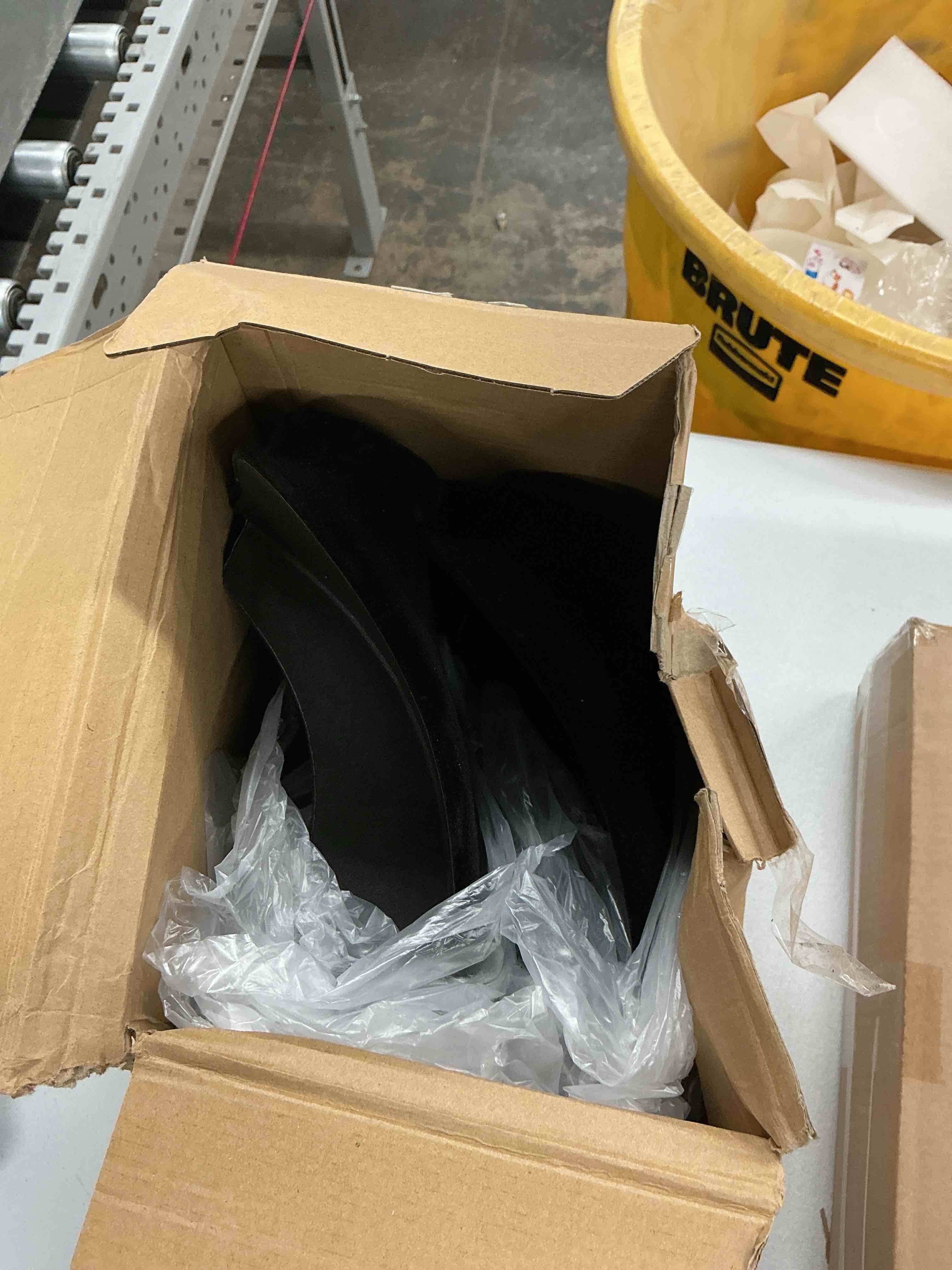 https://s3.amazonaws.com/lotting-images-prod/EmanualPiazza/PPE7060438_1789496343403.jpeg