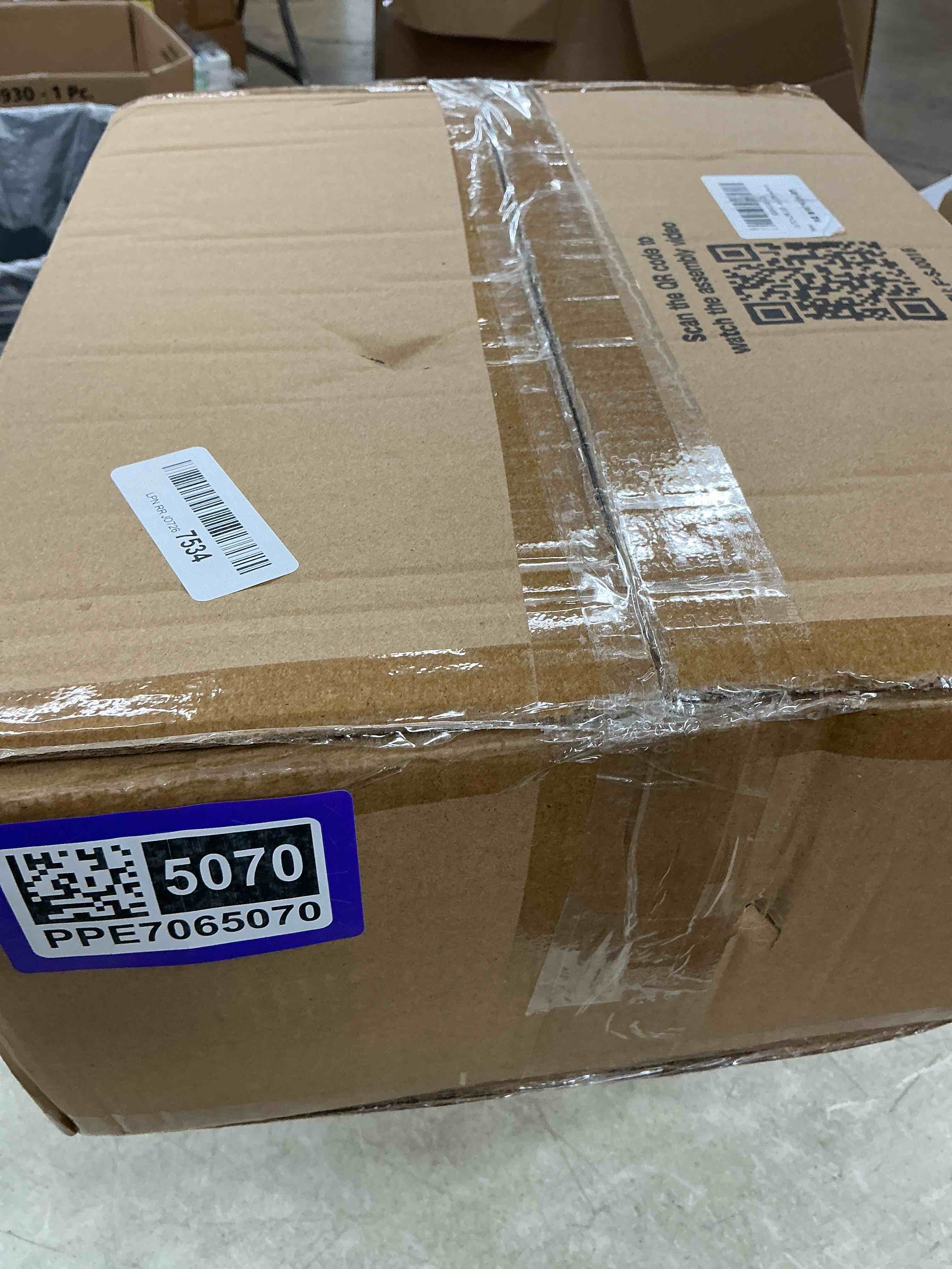 https://s3.amazonaws.com/lotting-images-prod/EmanualPiazza/PPE7065070_1789400561788.jpeg