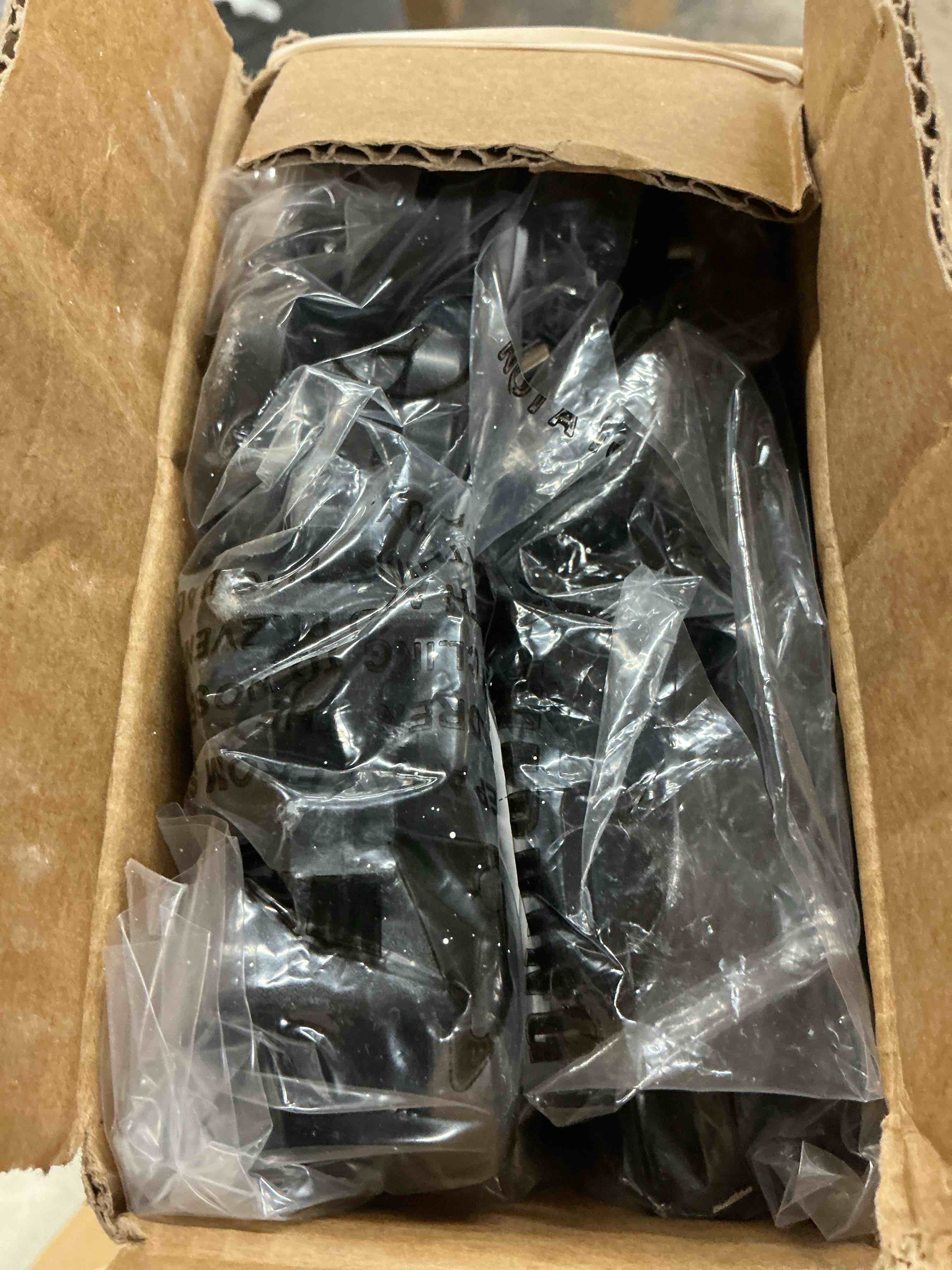 https://s3.amazonaws.com/lotting-images-prod/EmanualPiazza/PPE7065335_1789413245097.jpeg