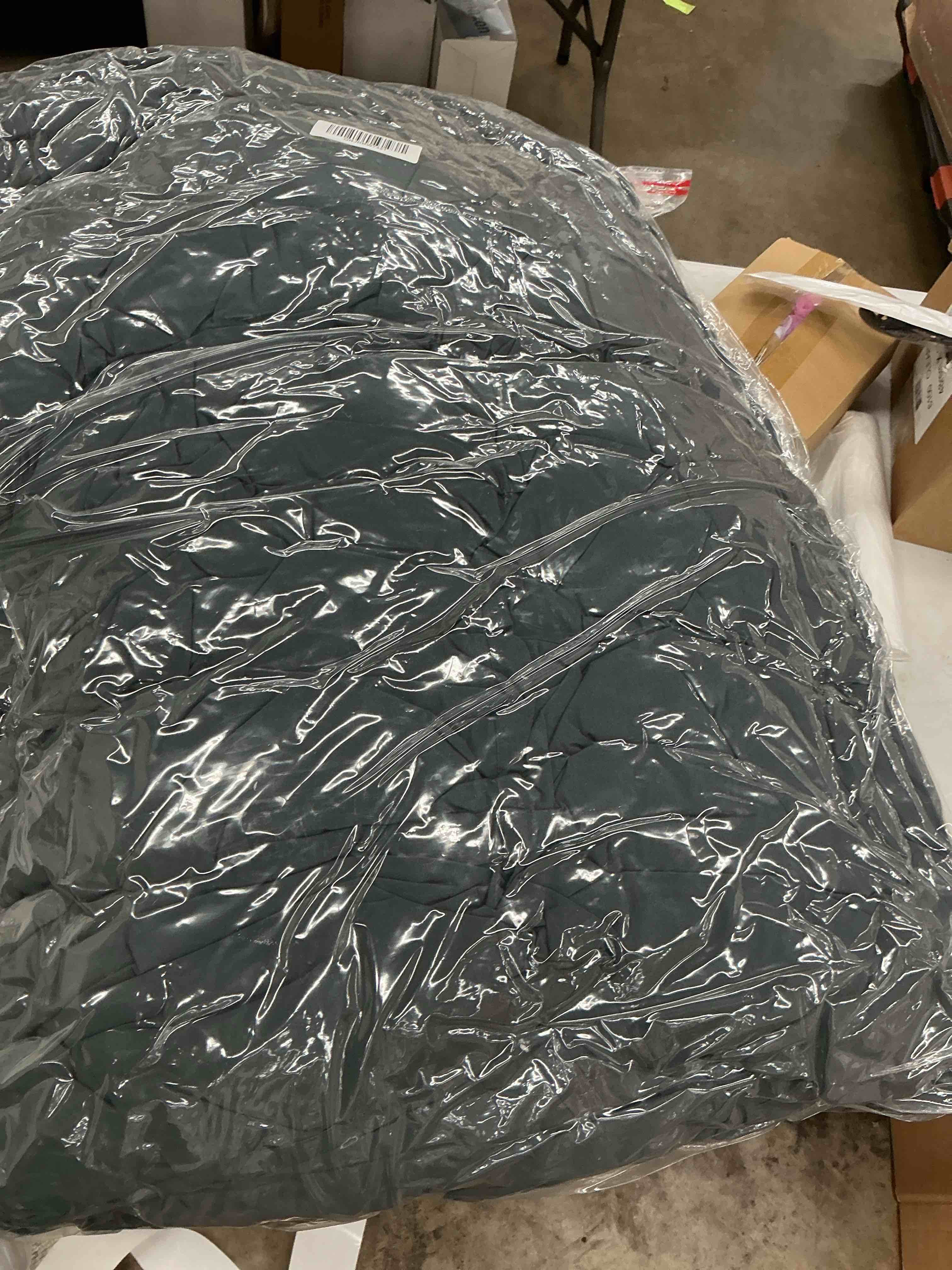 Condition photo showing Good Condition for quince cotton pintuck comforter, king/cal king, nightfall