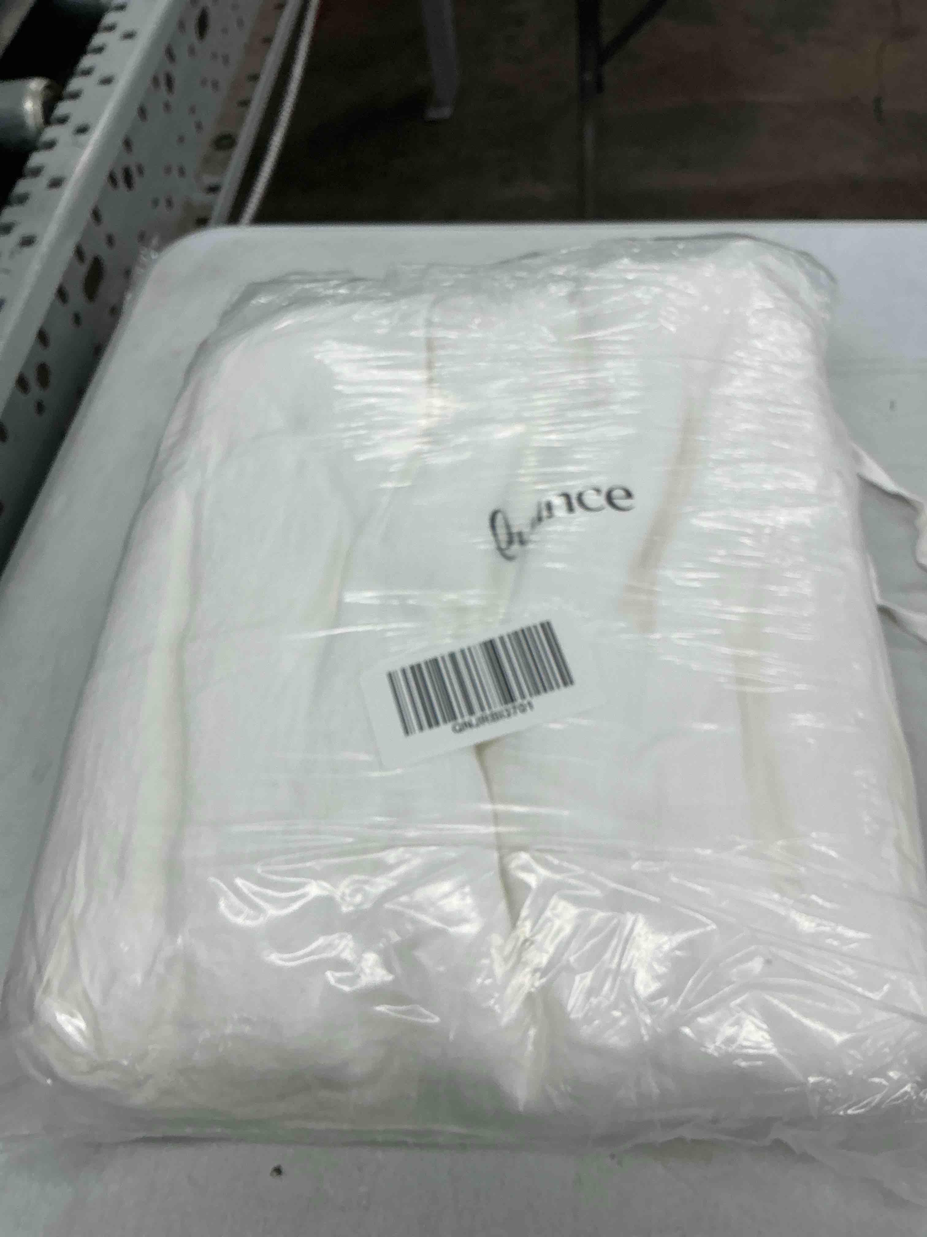 Condition photo showing Good Condition for quince european linen duvet cover, full/queen, white