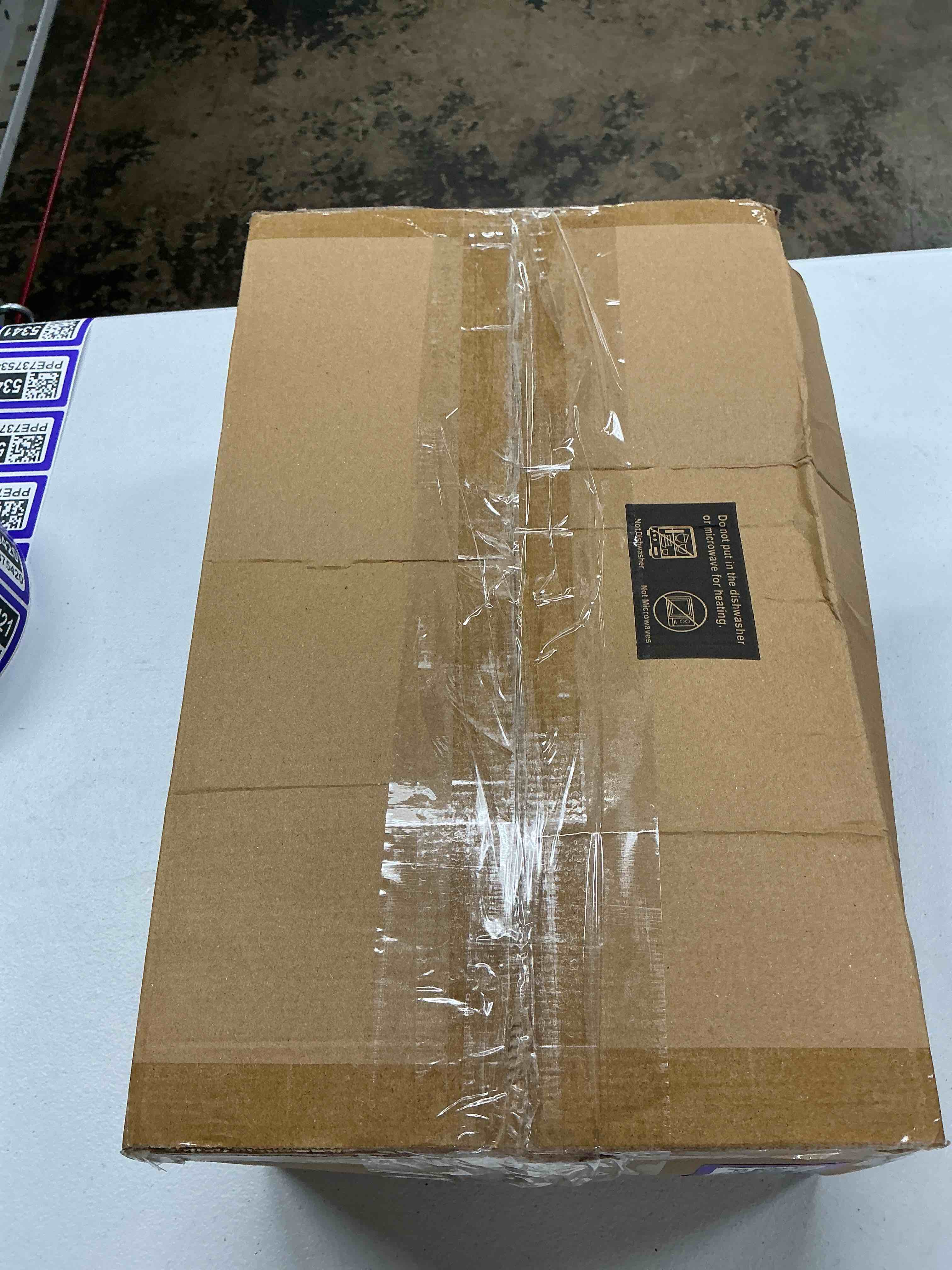 Condition photo showing Good Condition for goodluck 200pcs gold plastic plates, heavy duty disposable gold plates with 100 10.25 inch dinner plates and 100 7.5 inch dessert plates for party, holiday, wedding, thanksgiving gold 200pcs