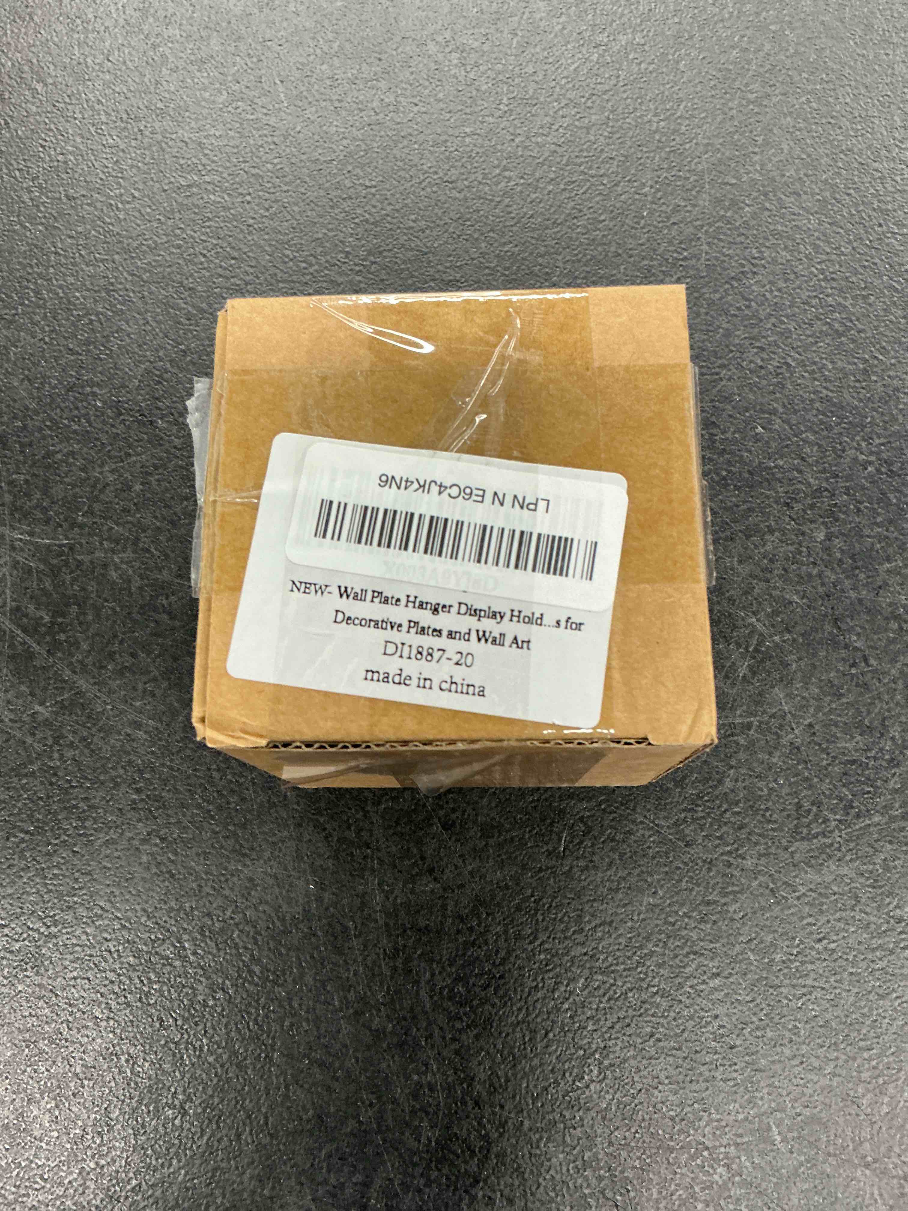 Condition photo showing Good Condition for didudidu wall plate hangers for display - invisible adhesive picture hangers for wall - ideal for hanging decorative plates | photo frames | paintings - 2.3 inch 2.4 inch