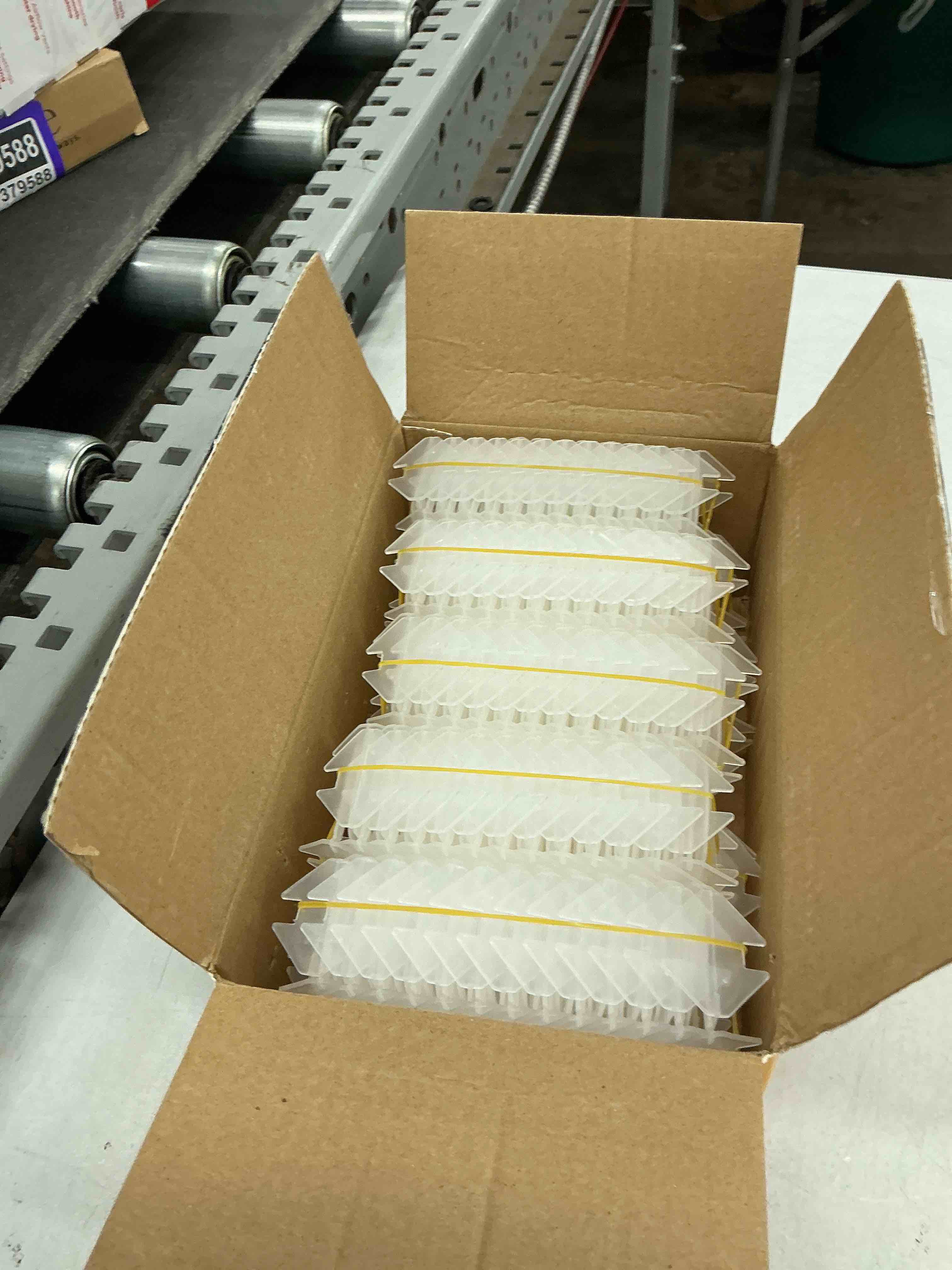 Condition photo showing Good Condition for dgsl tile leveling system, 500-piece 1/16" tile spacers clips tile tools, tile installation tools for professional ceramic tile and stone installation 1/16 inch*500 piece