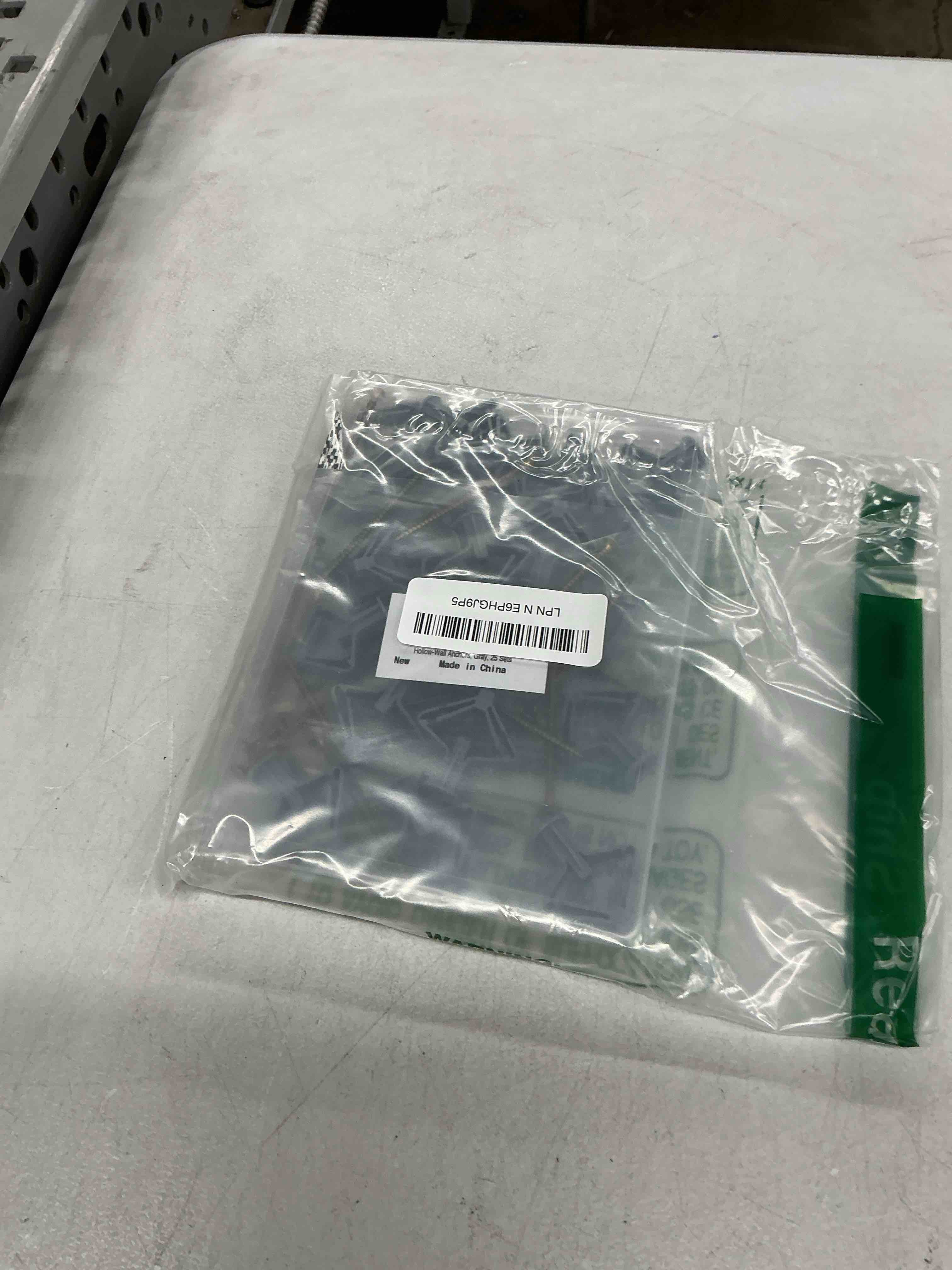 Condition photo showing Good Condition for hollow-wall anchors, one size, 65lbs anchors 25pcs+screw 25pcs drywall anchor kit with screws, self-drilling hollow wall anchors, grey gray-25pcs