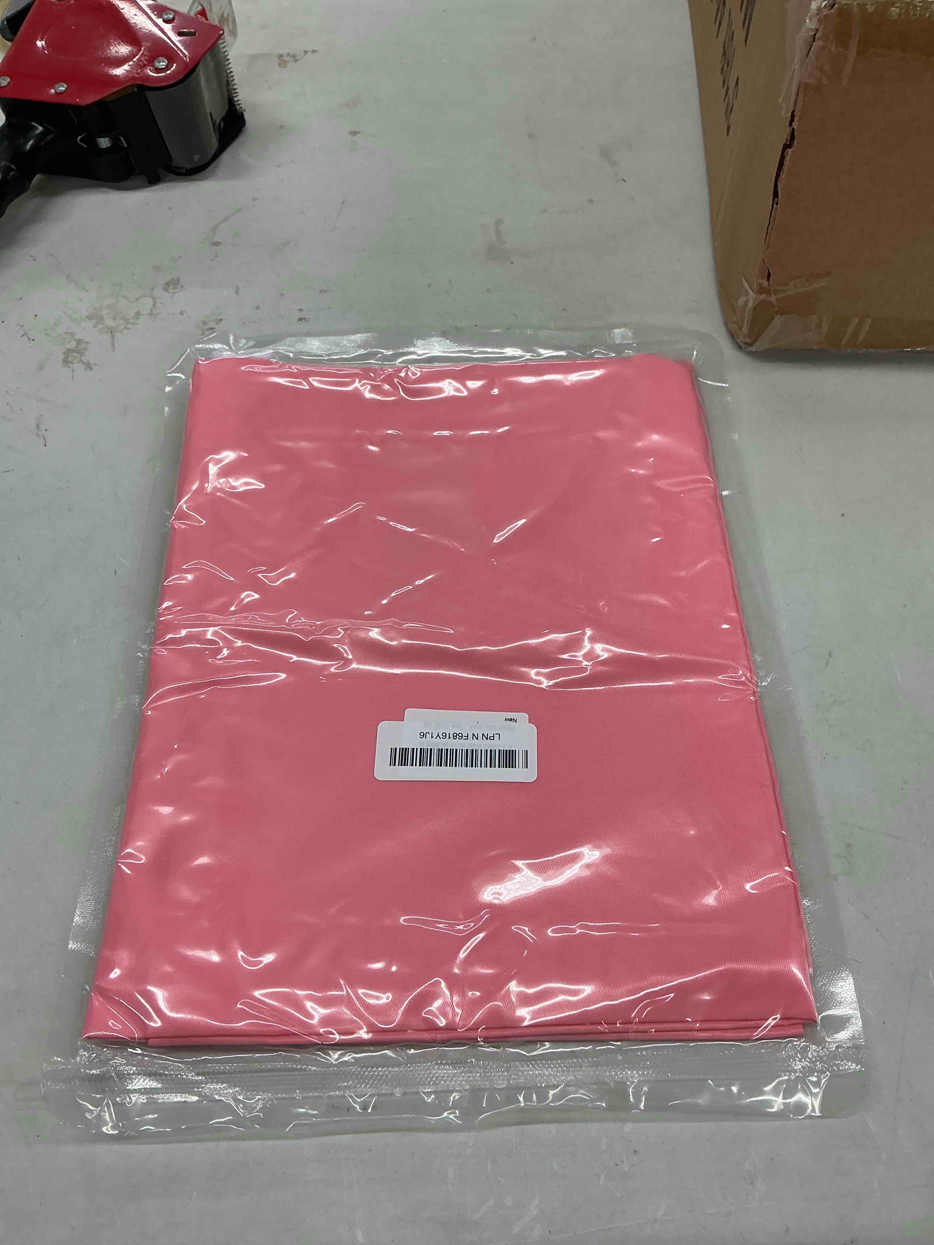 Condition photo showing New/Like New for polecasa extra heavy-duty laundry bag with handles, pink, 28x36" | extra large, name id tag, machine washable, reinforced handles, drawstring closure, for college dorm travel pink 28" x 36" | 1 pack