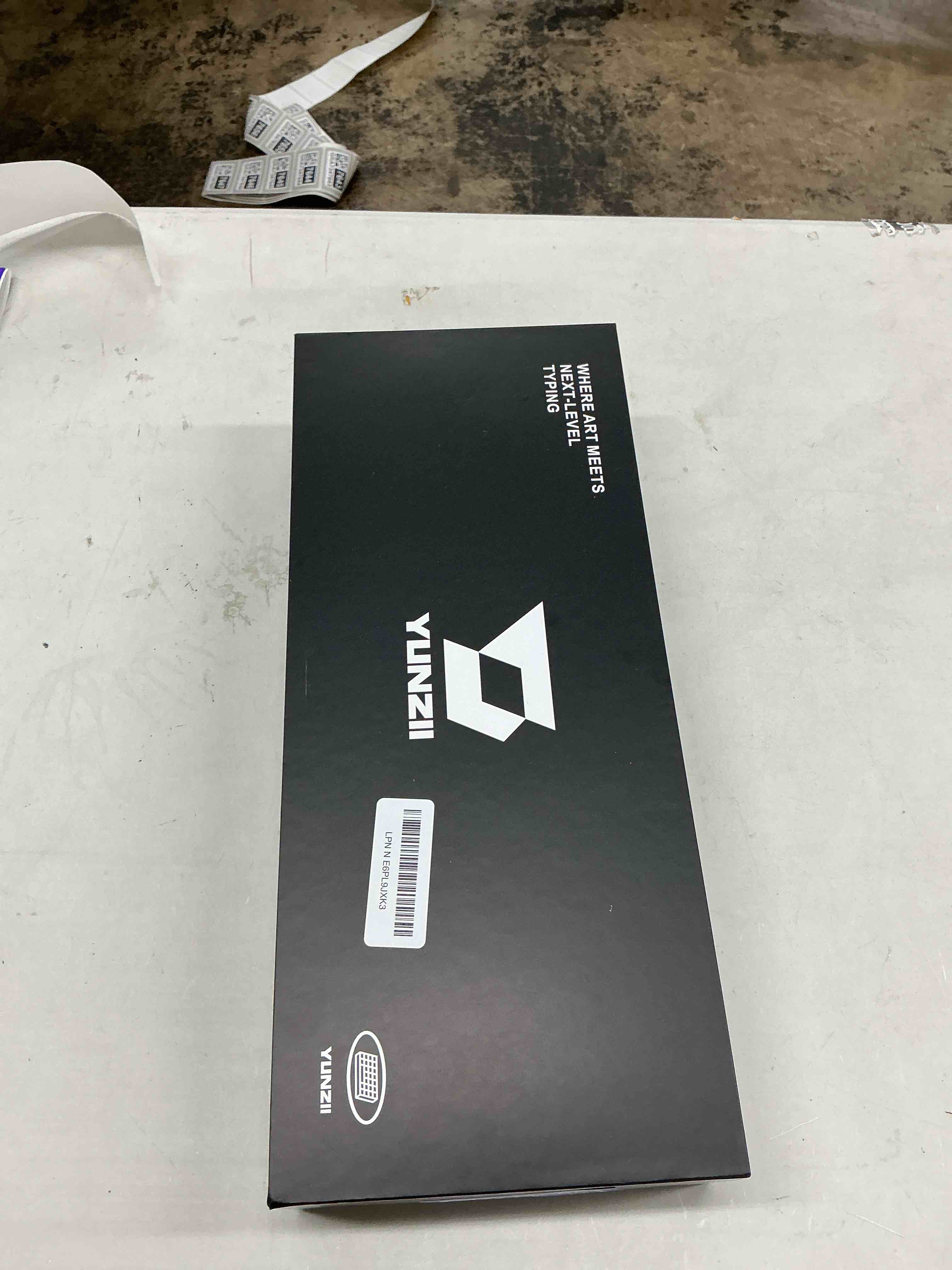 Condition photo showing New/Like New for yunzii x98 qmk/via wireless mechanical keyboard with knob,jelly keycaps hot swap gaming keyboard, bt5.0/usb-c/2.4ghz,pre-lubed switches gasket mount rgb for wins/mac(milky white, crystal switch) milky white crystal switch