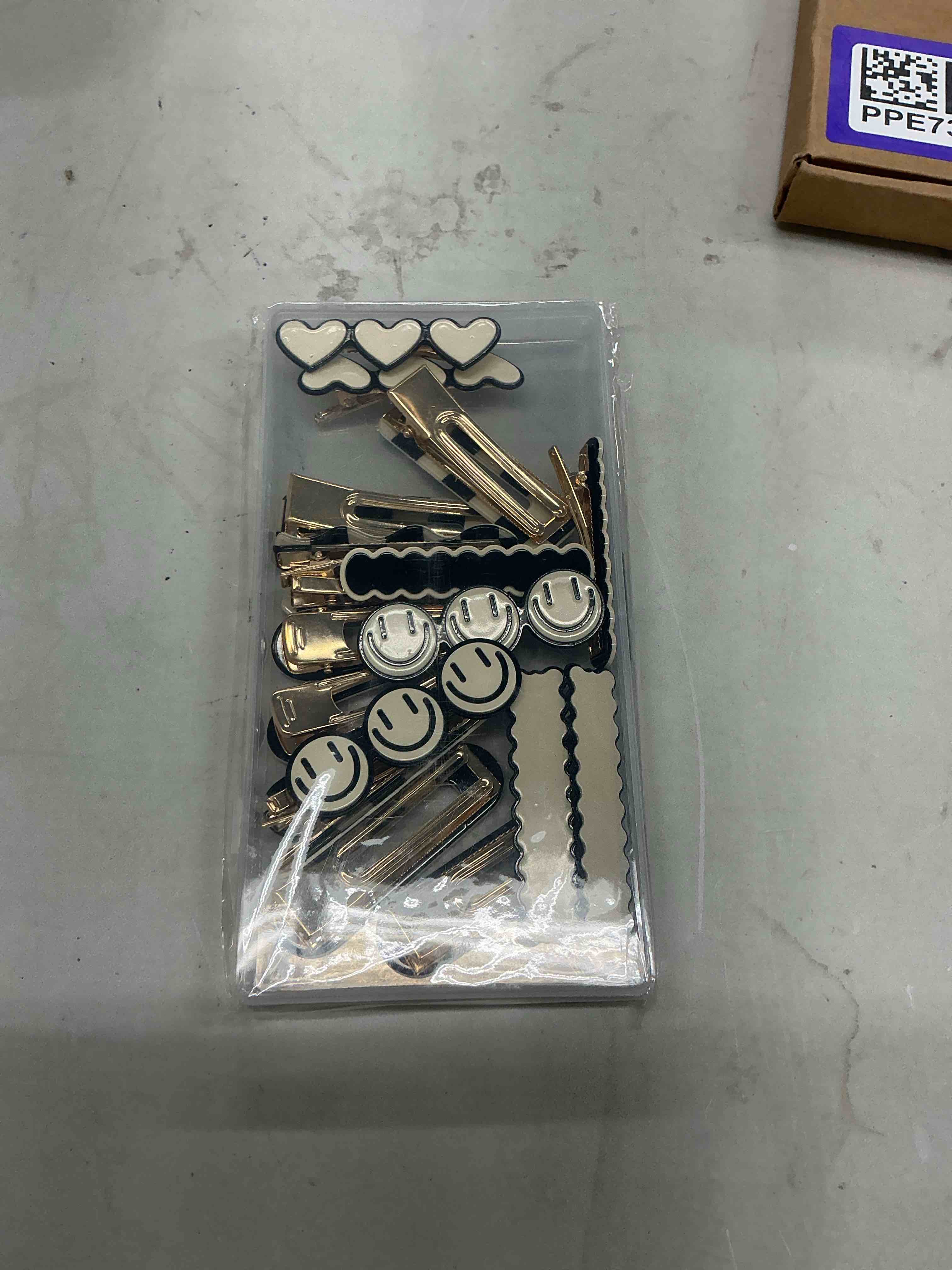 Condition photo showing New/Like New for gingbiss 18 pcs hair clips for women girls, black white checker cute hair barrettes with storage box, no bend korean styling minimalist hair accessories, gift for women girls