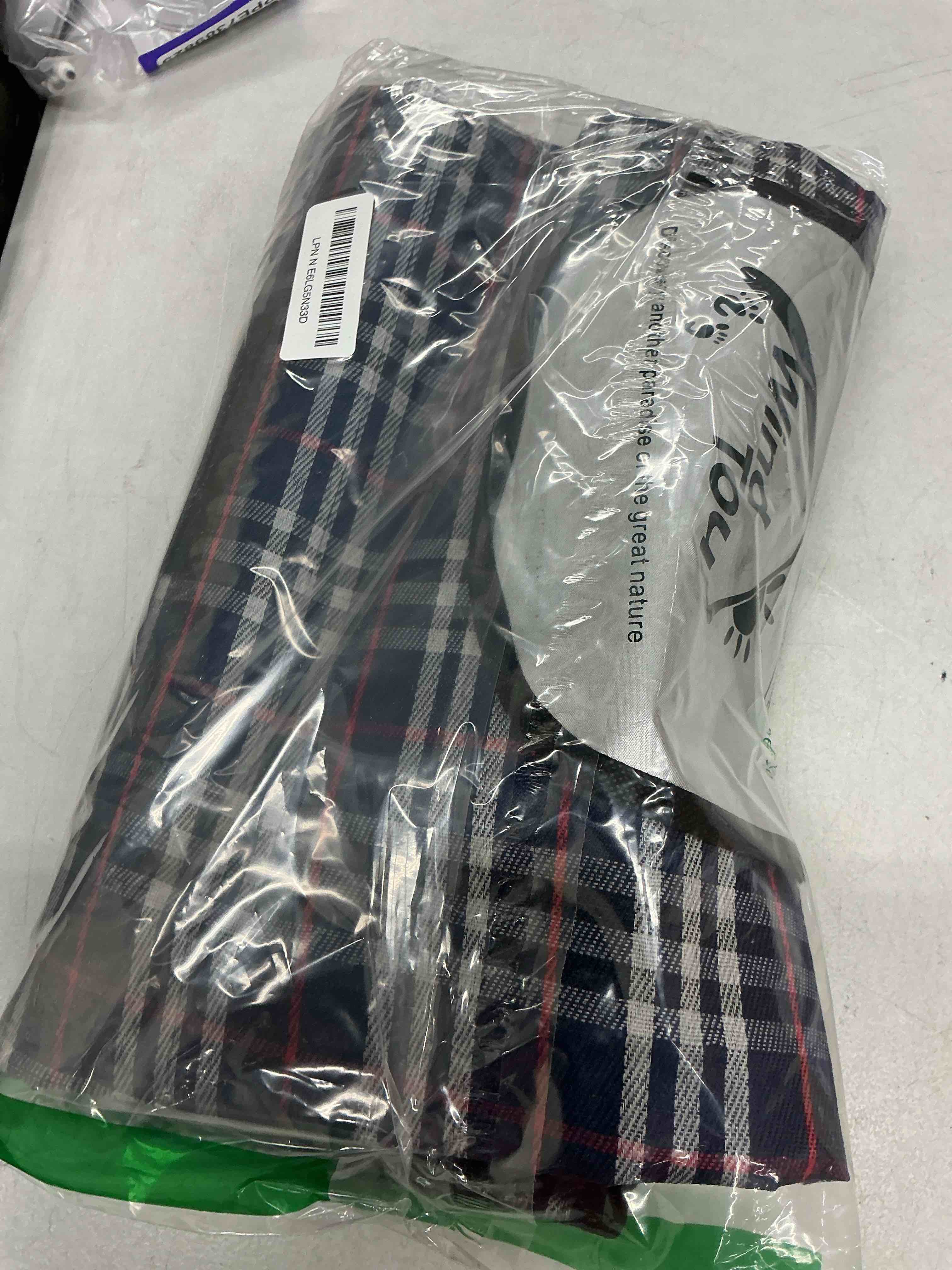 Condition photo showing Good Condition for wind tour waterproof picnic blanket with carry strap - foldable sandproof outdoor mat for camping, beach, park - 59" x 71",navy blue(single mat)