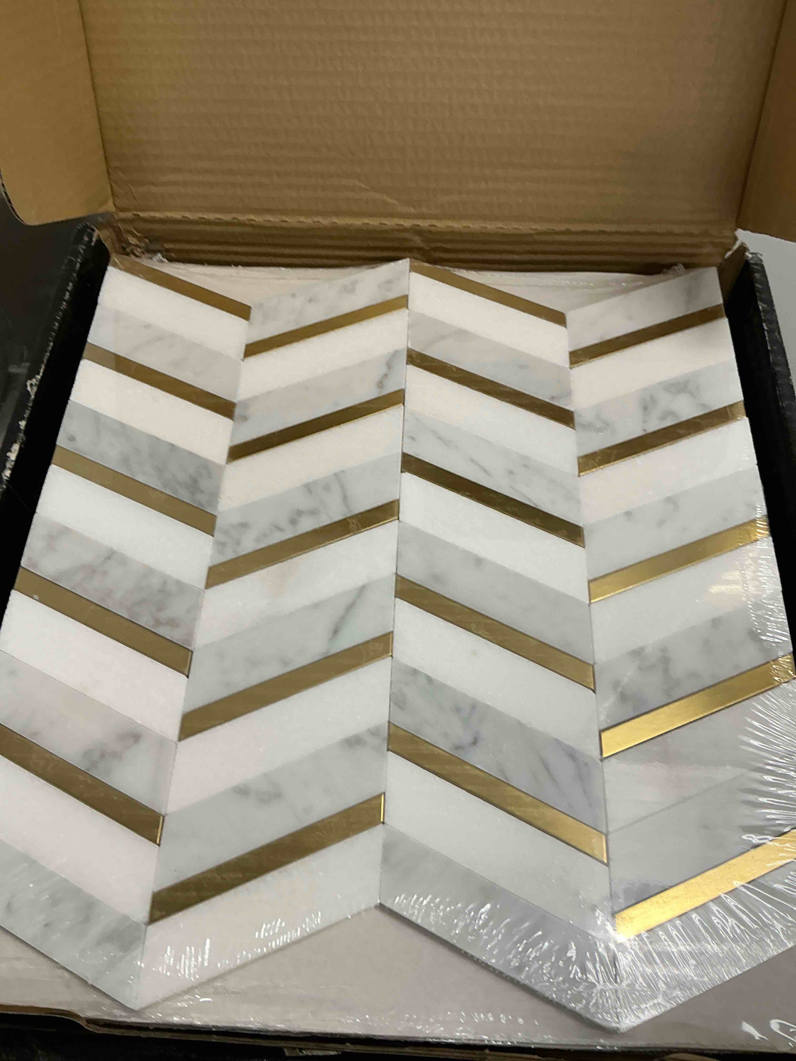 https://s3.amazonaws.com/lotting-images-prod/EmanualPiazza/RED5225577_1752691684825.jpeg