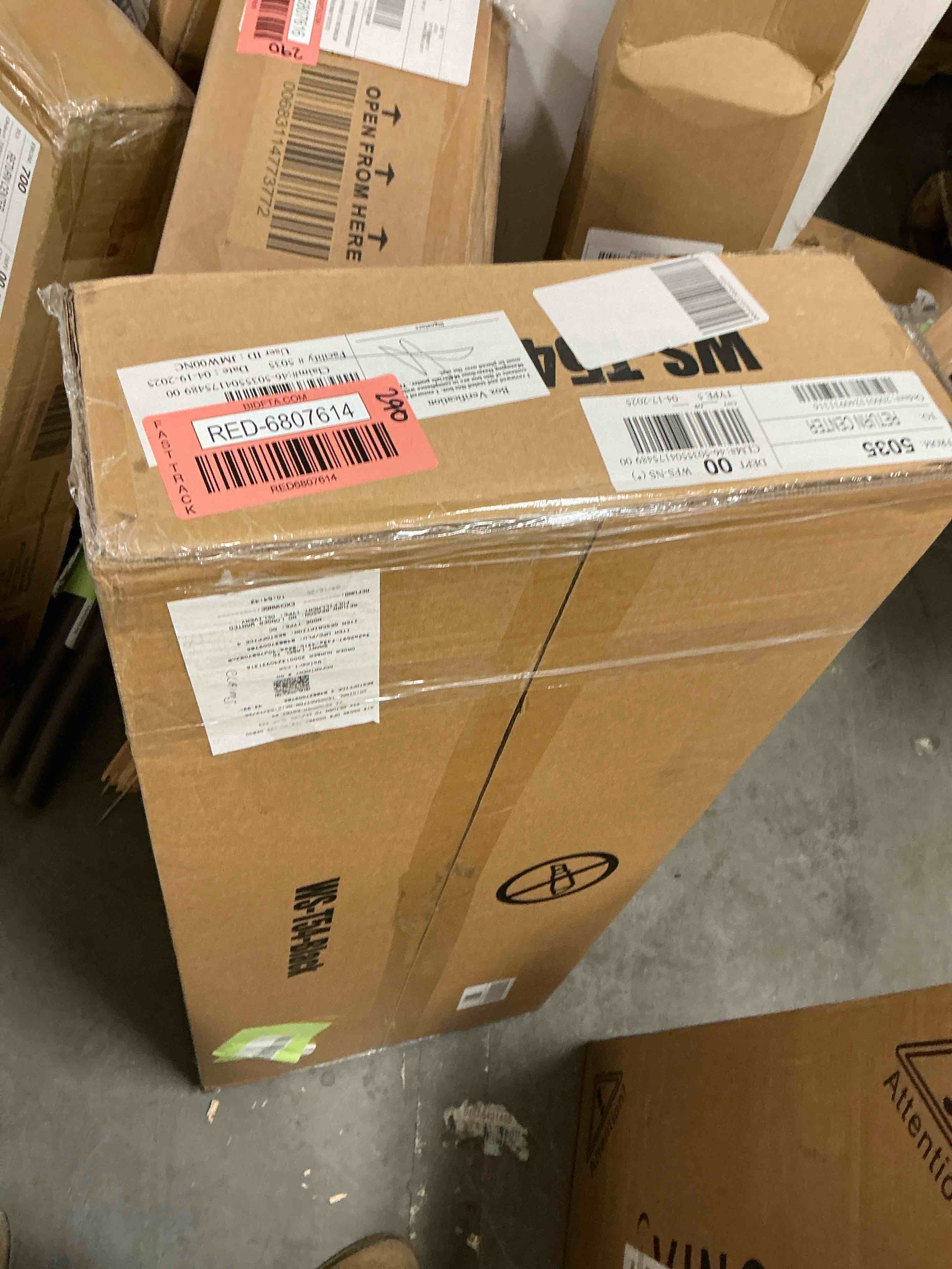 https://s3.amazonaws.com/lotting-images-prod/EmanualPiazza/RED6807614_1746713005647.jpeg