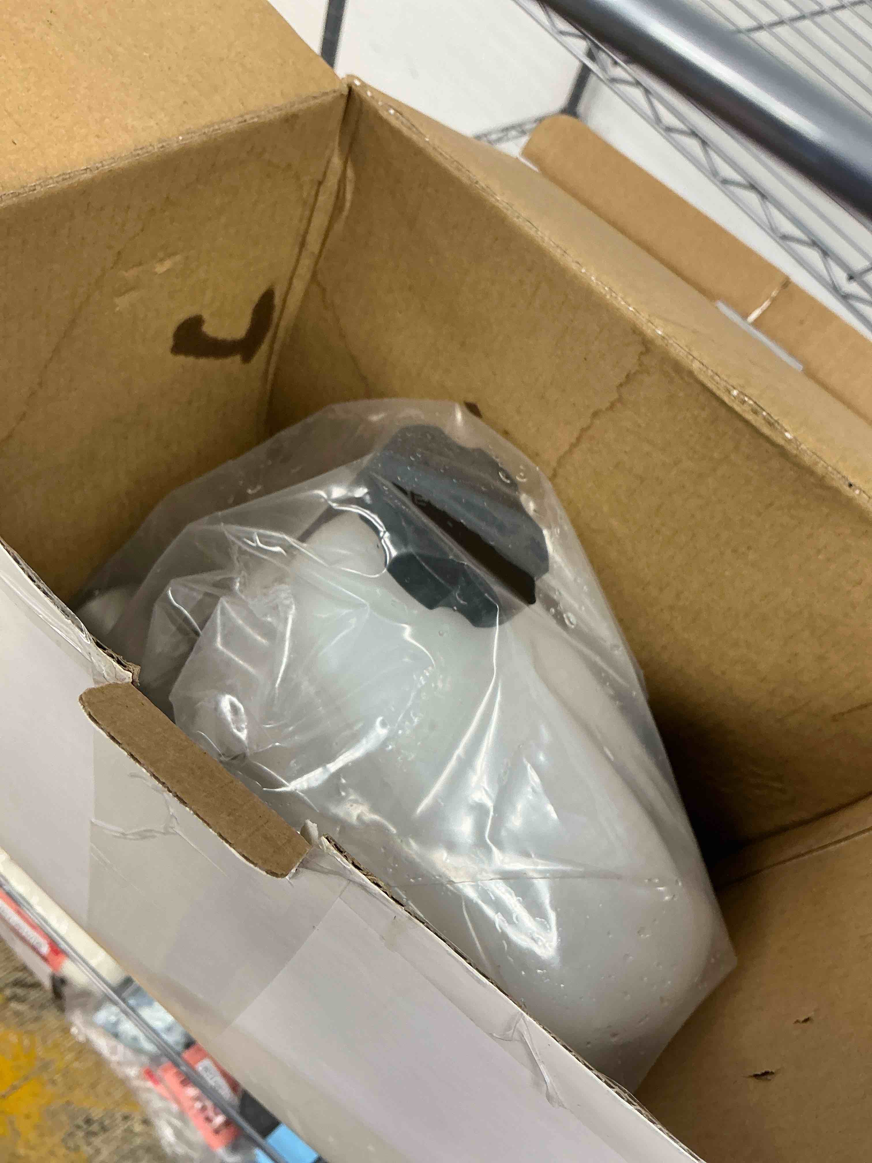 https://s3.amazonaws.com/lotting-images-prod/EmanualPiazza/RED6810789_1745602145231.jpeg